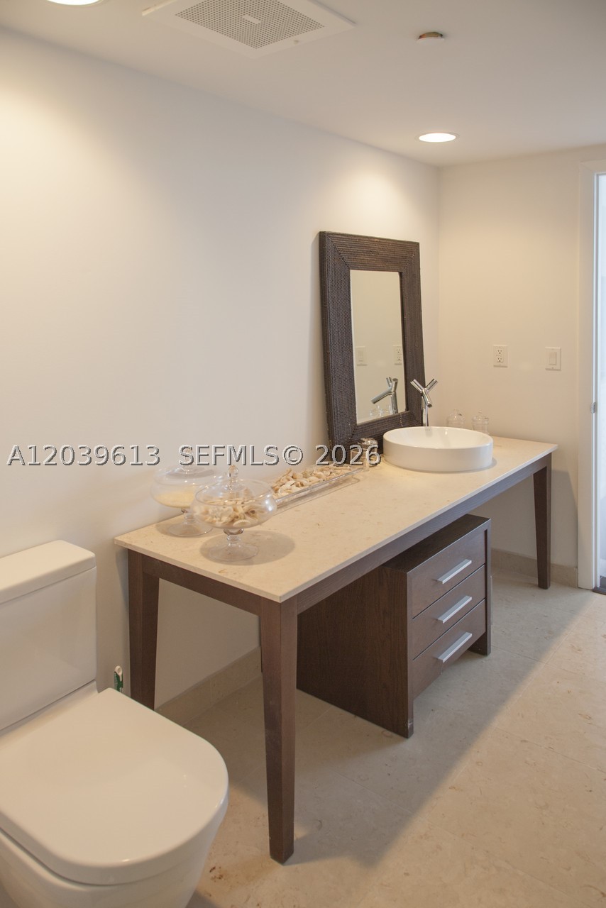 465 Brickell Ave #4703, Miami FL 33131