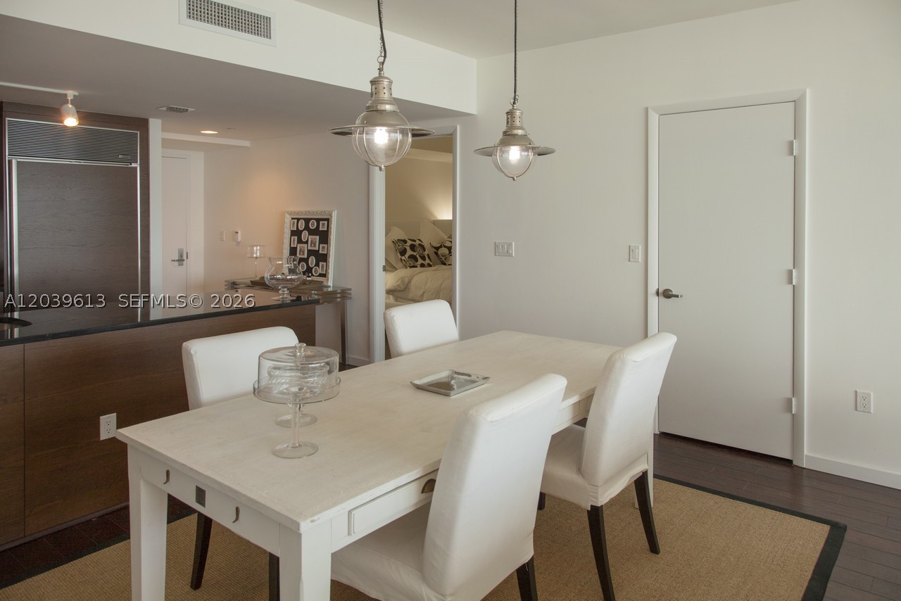 465 Brickell Ave #4703, Miami FL 33131