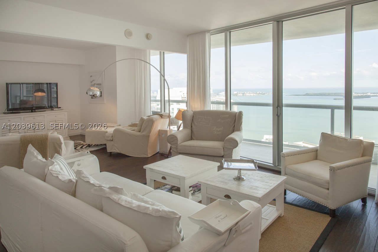 465 Brickell Ave #4703, Miami FL 33131