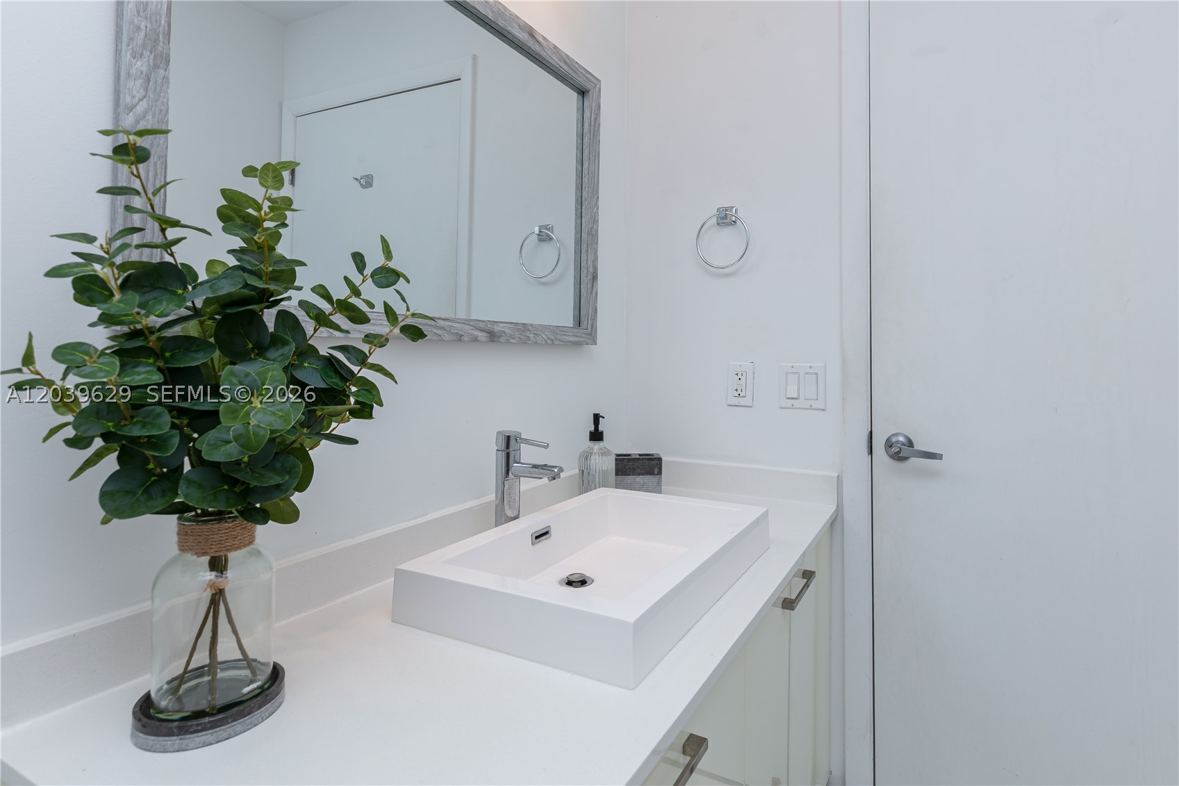 151 SE 1st St #3103, Miami FL 33131
