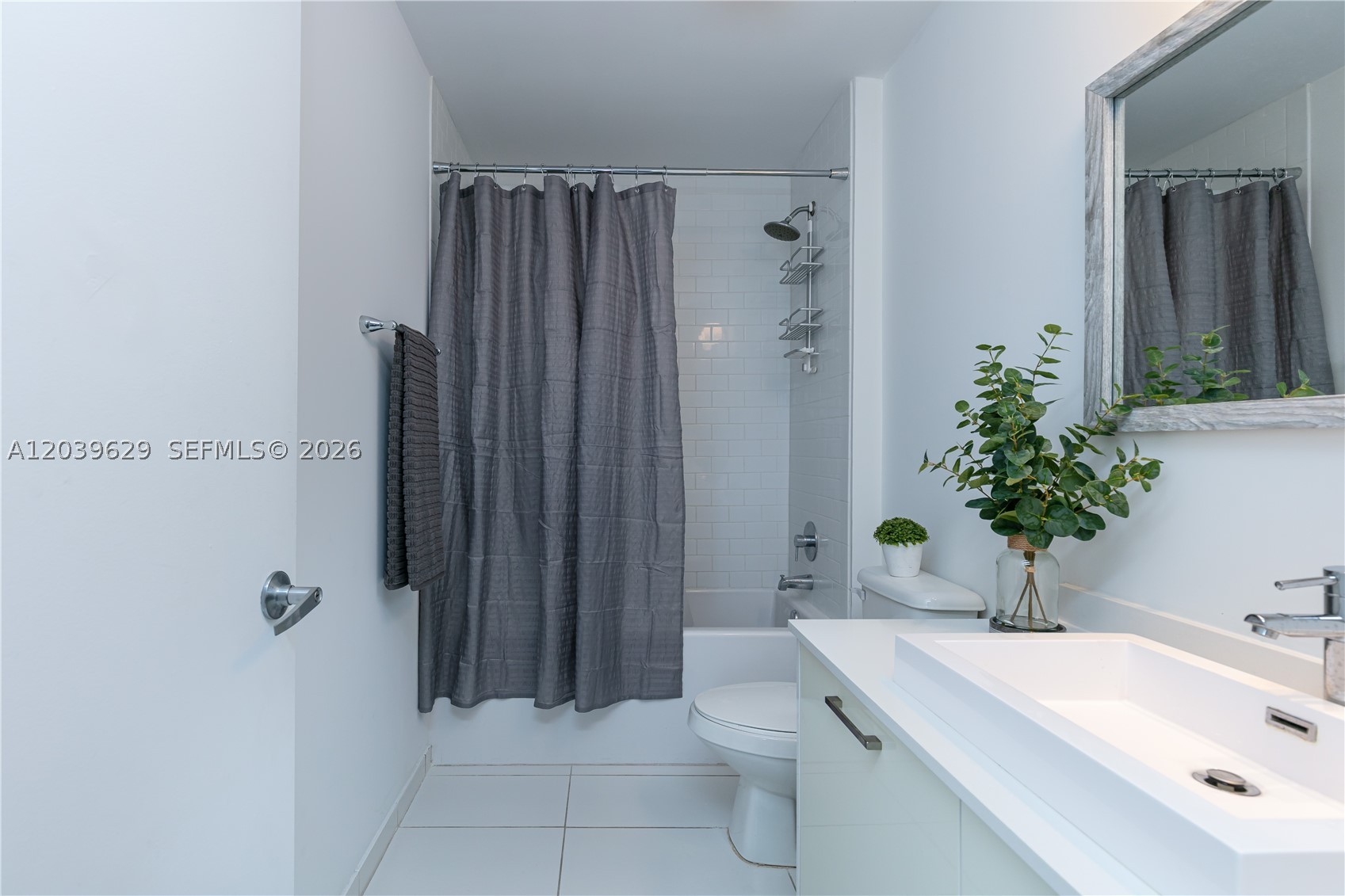 151 SE 1st St #3103, Miami FL 33131