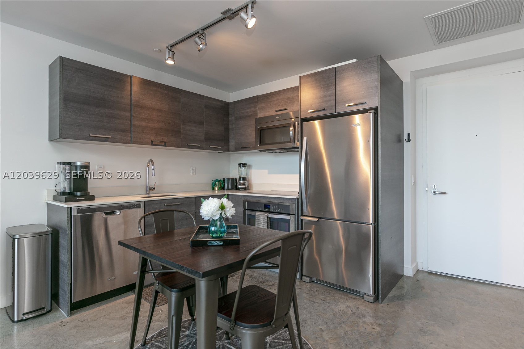 151 SE 1st St #3103, Miami FL 33131