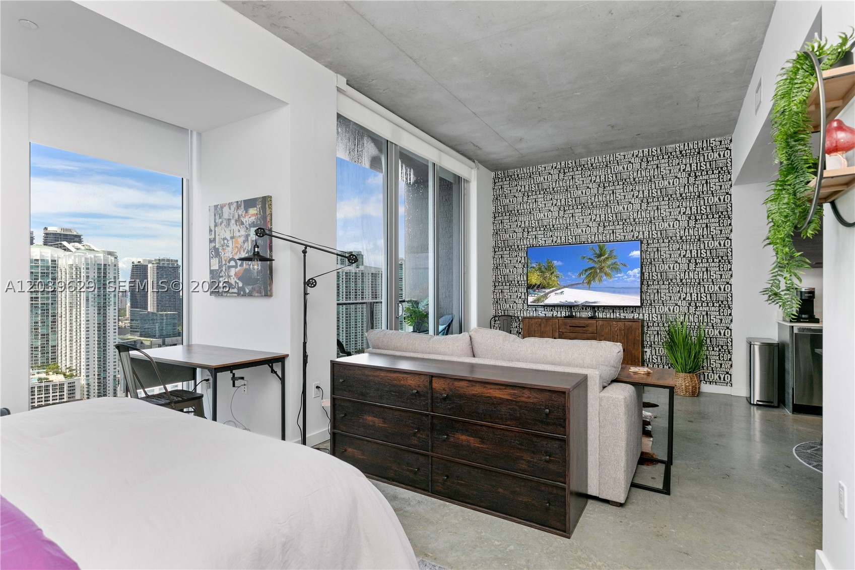 151 SE 1st St #3103, Miami FL 33131