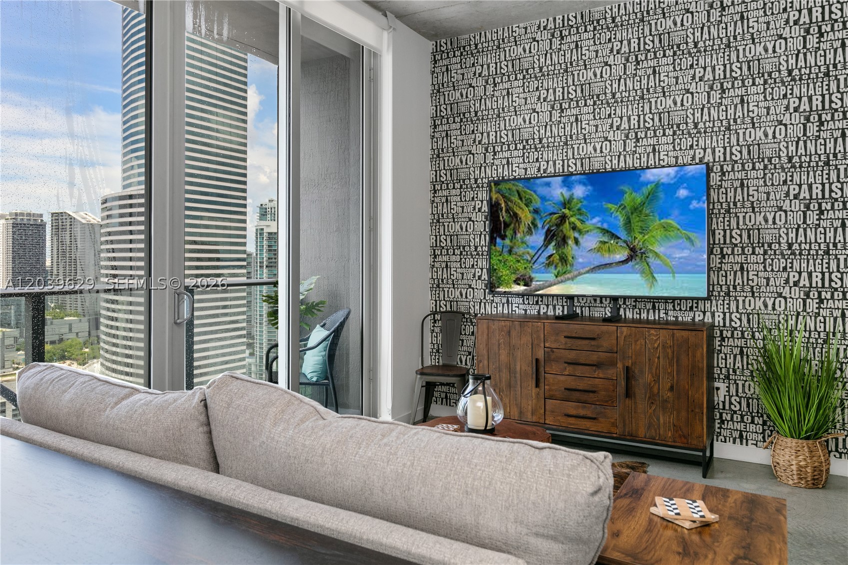 151 SE 1st St #3103, Miami FL 33131