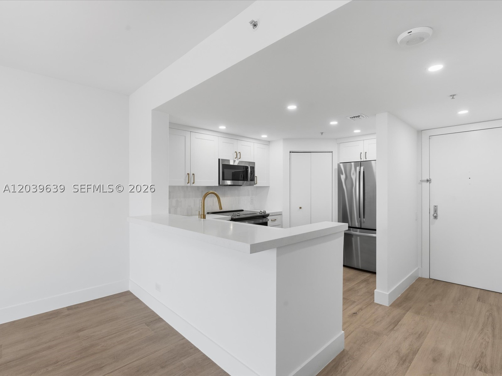 701 Brickell Key Blvd #1201, Miami FL 33131