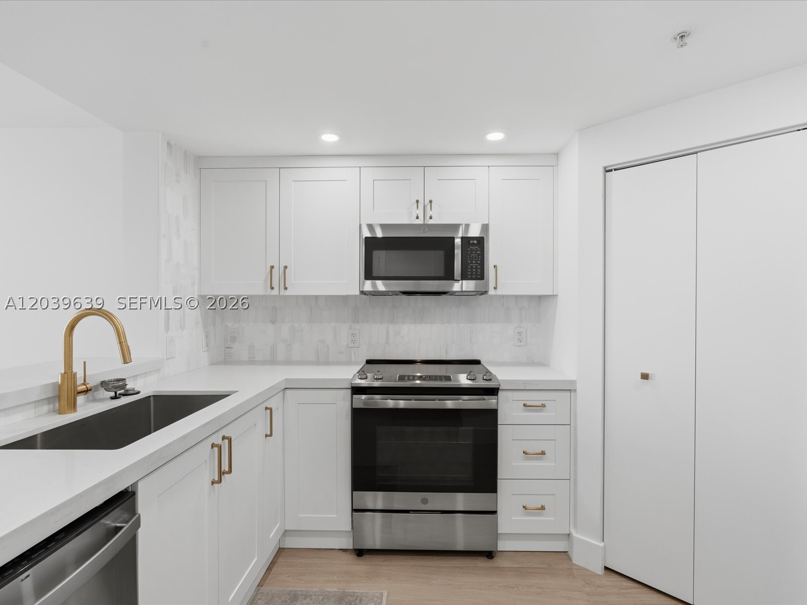 701 Brickell Key Blvd #1201, Miami FL 33131