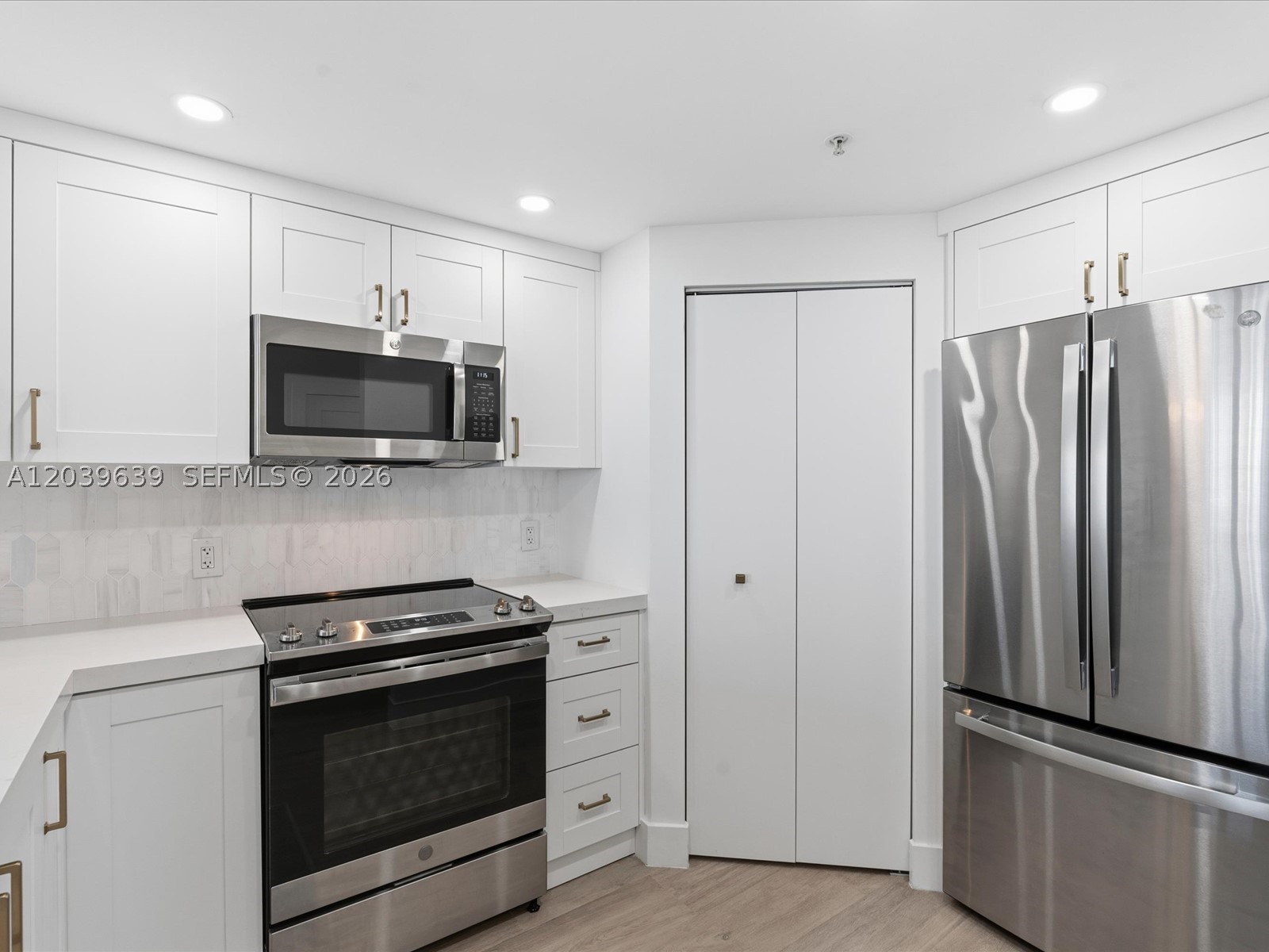 701 Brickell Key Blvd #1201, Miami FL 33131