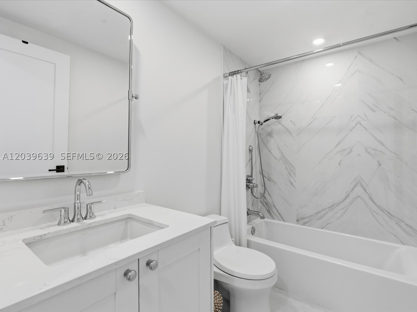 701 Brickell Key Blvd #1201, Miami FL 33131