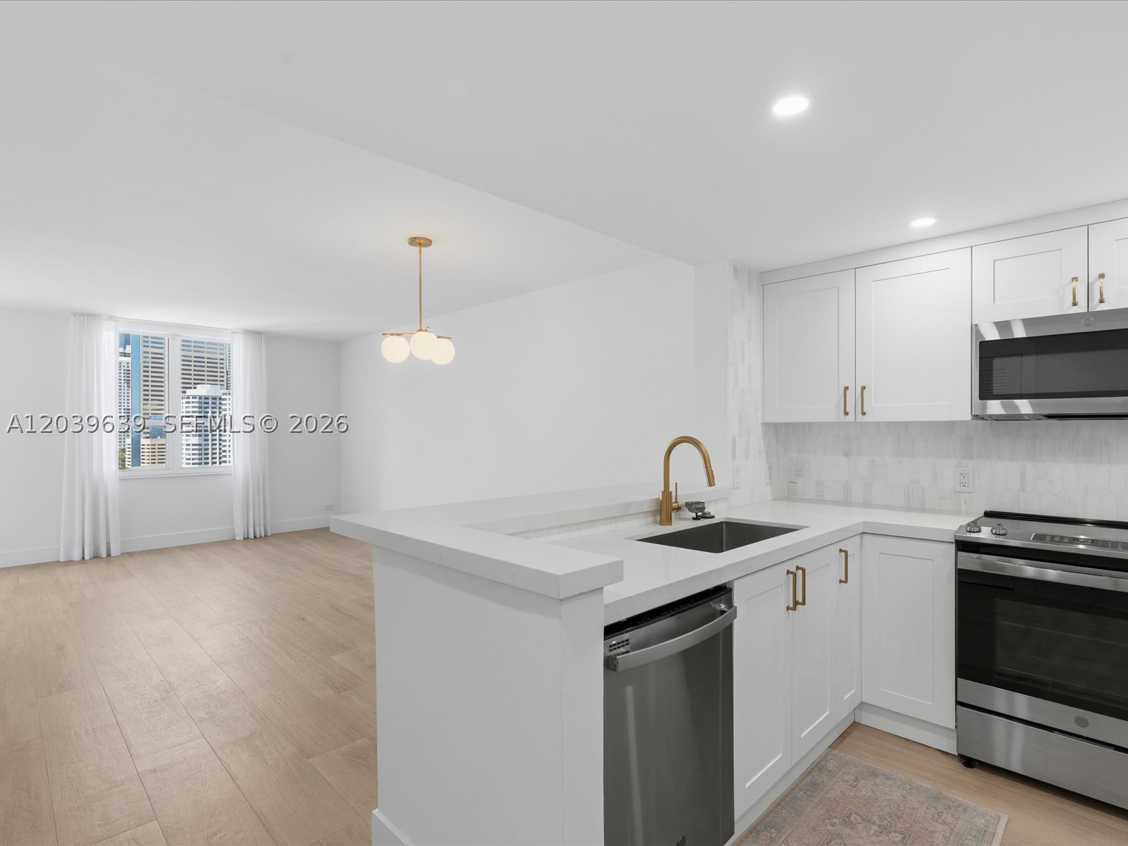 701 Brickell Key Blvd #1201, Miami FL 33131