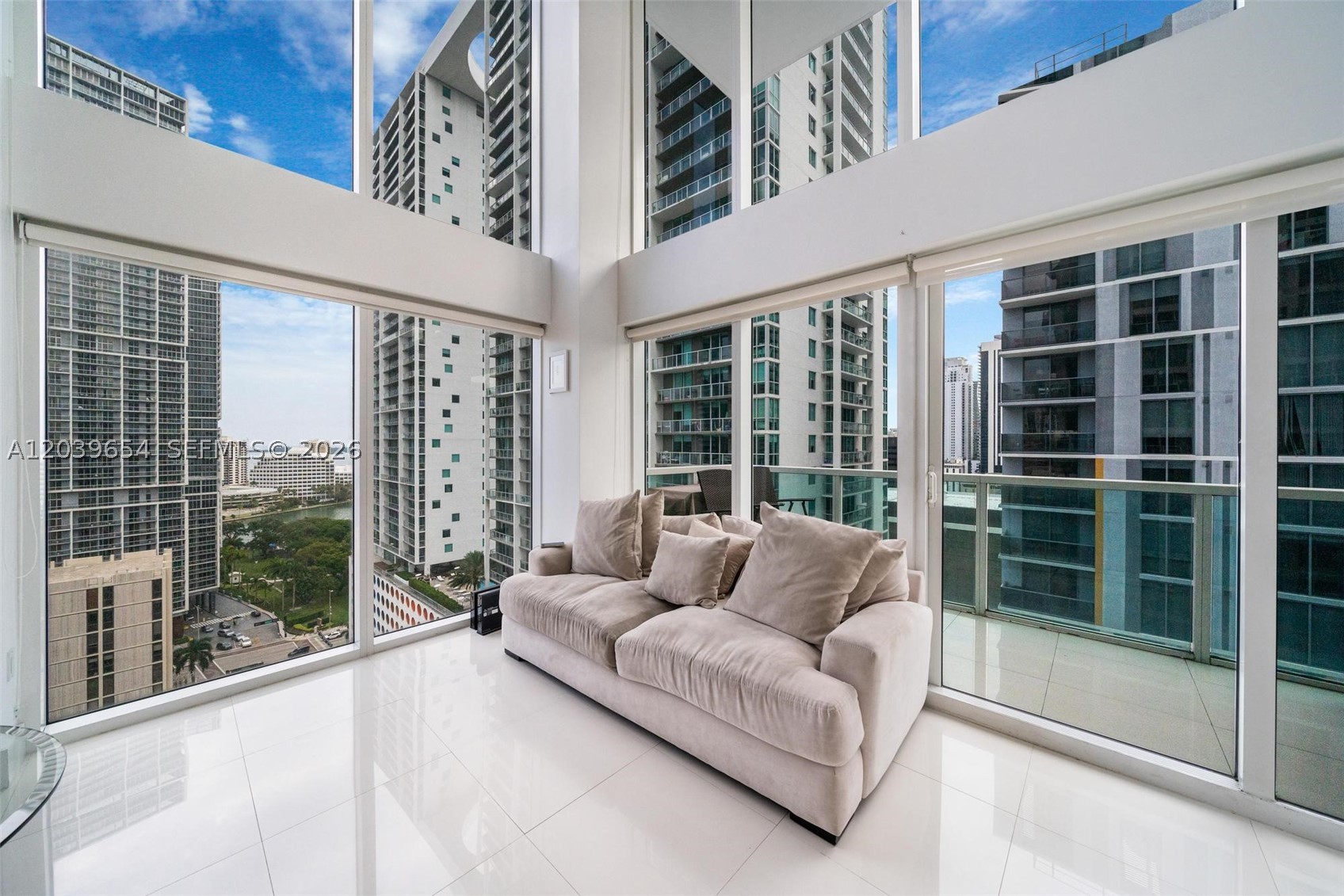 41 SE 5th St #1202, Miami FL 33131