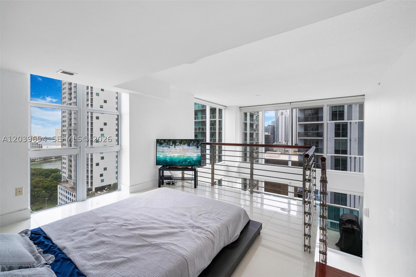 41 SE 5th St #1202, Miami FL 33131