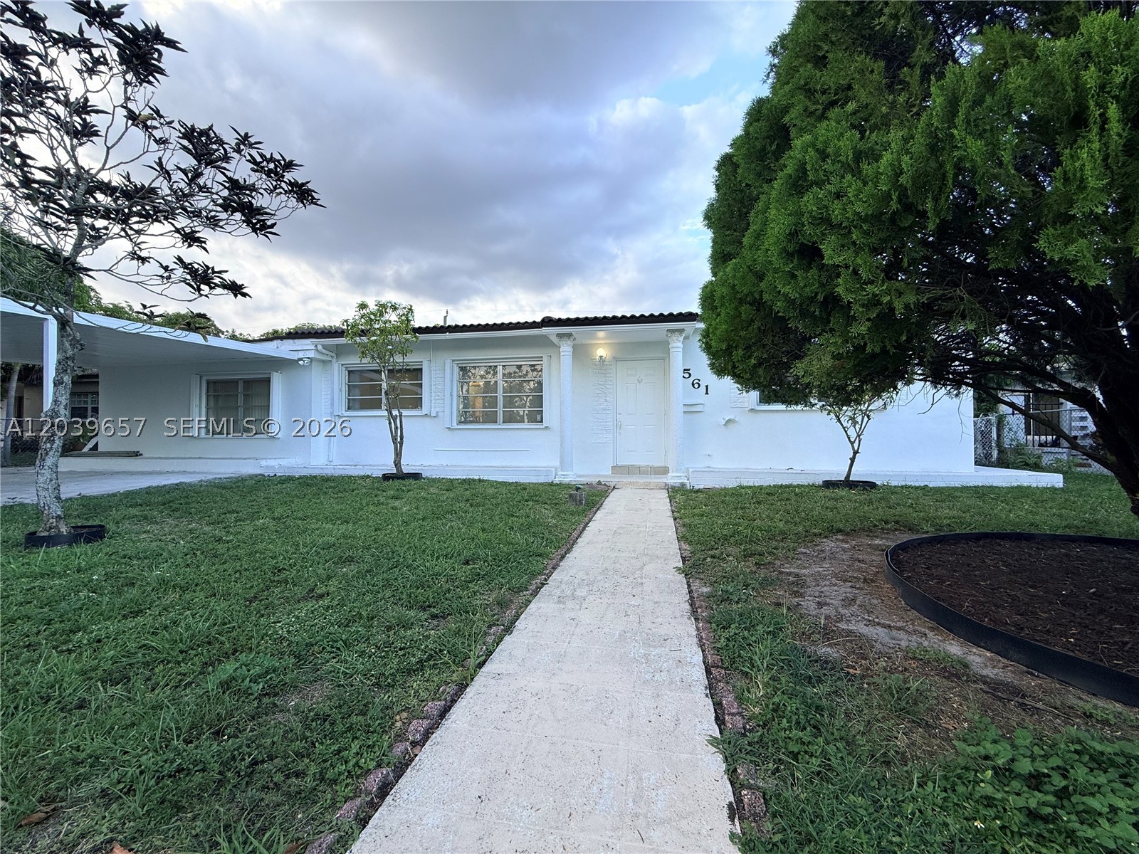 561 W 39th St #n/a, Hialeah FL 33012