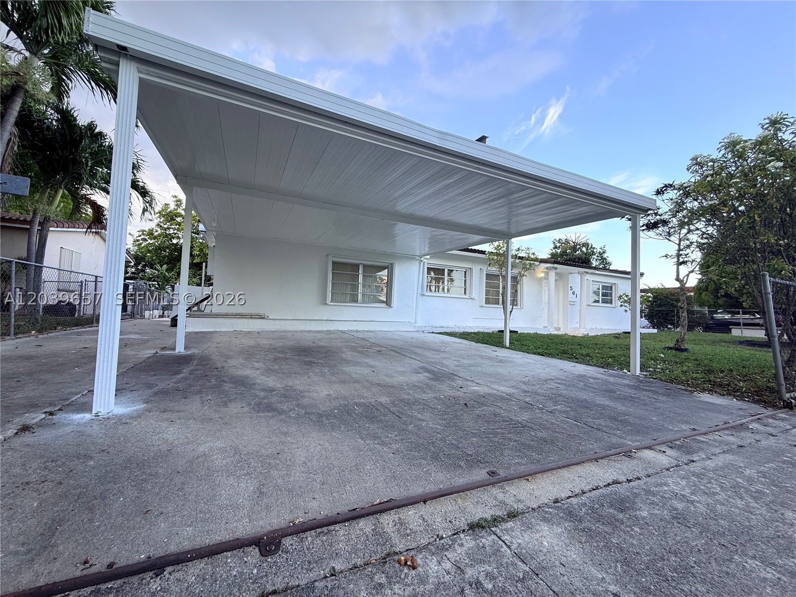 561 W 39th St #n/a, Hialeah FL 33012