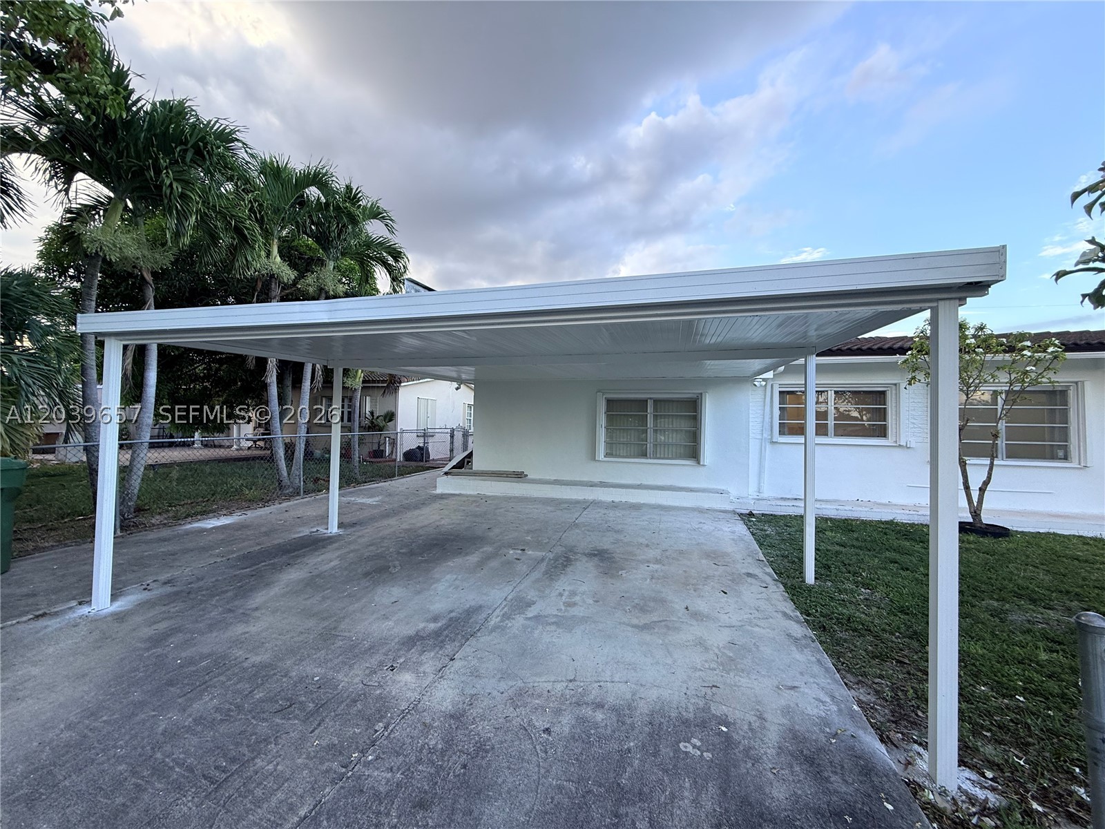 561 W 39th St #n/a, Hialeah FL 33012