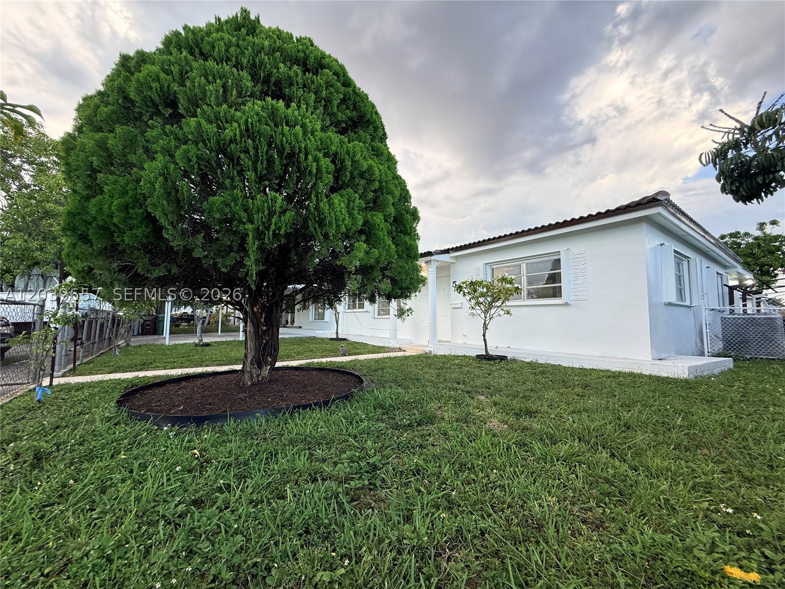 561 W 39th St #n/a, Hialeah FL 33012
