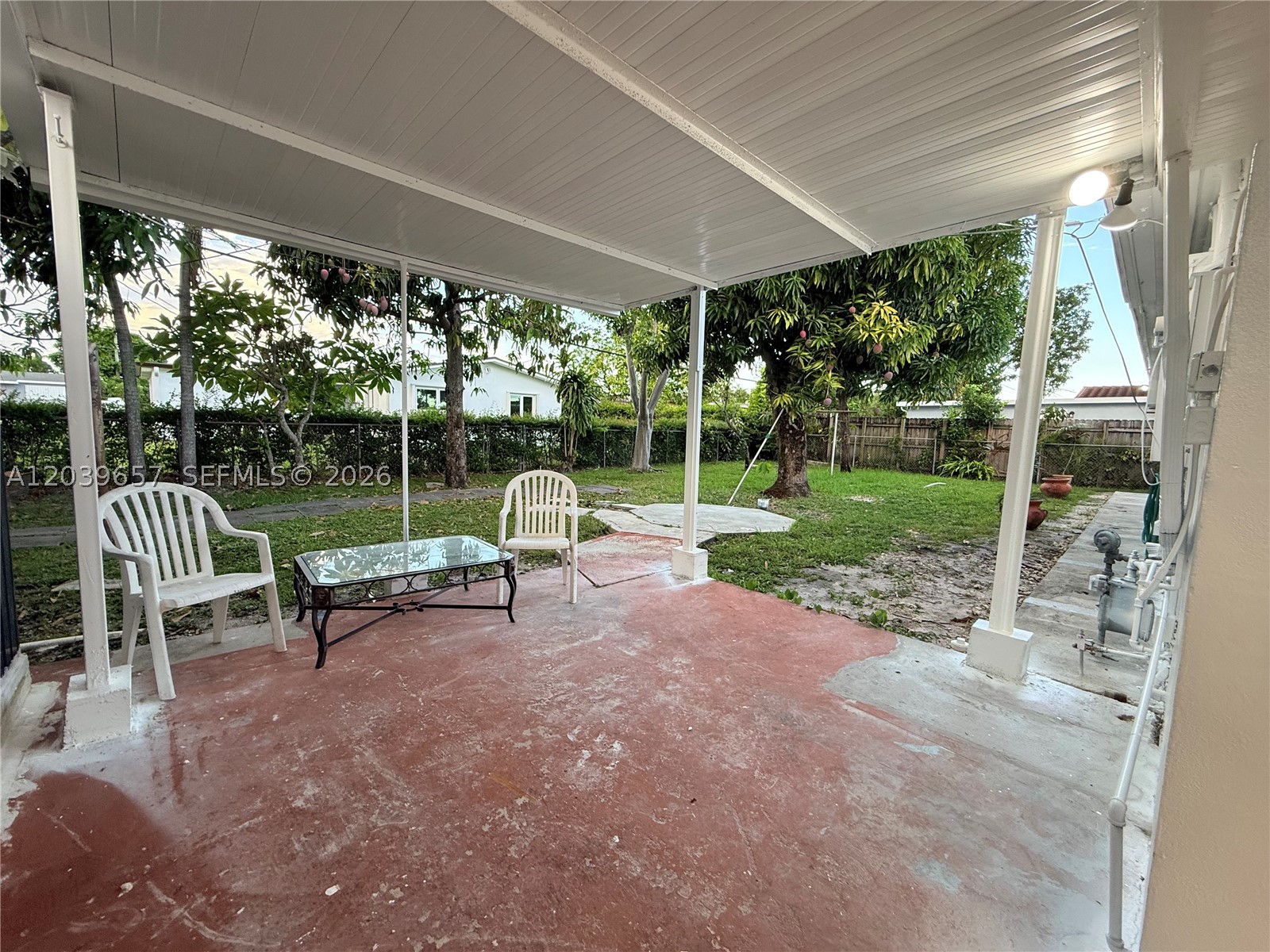 561 W 39th St #n/a, Hialeah FL 33012