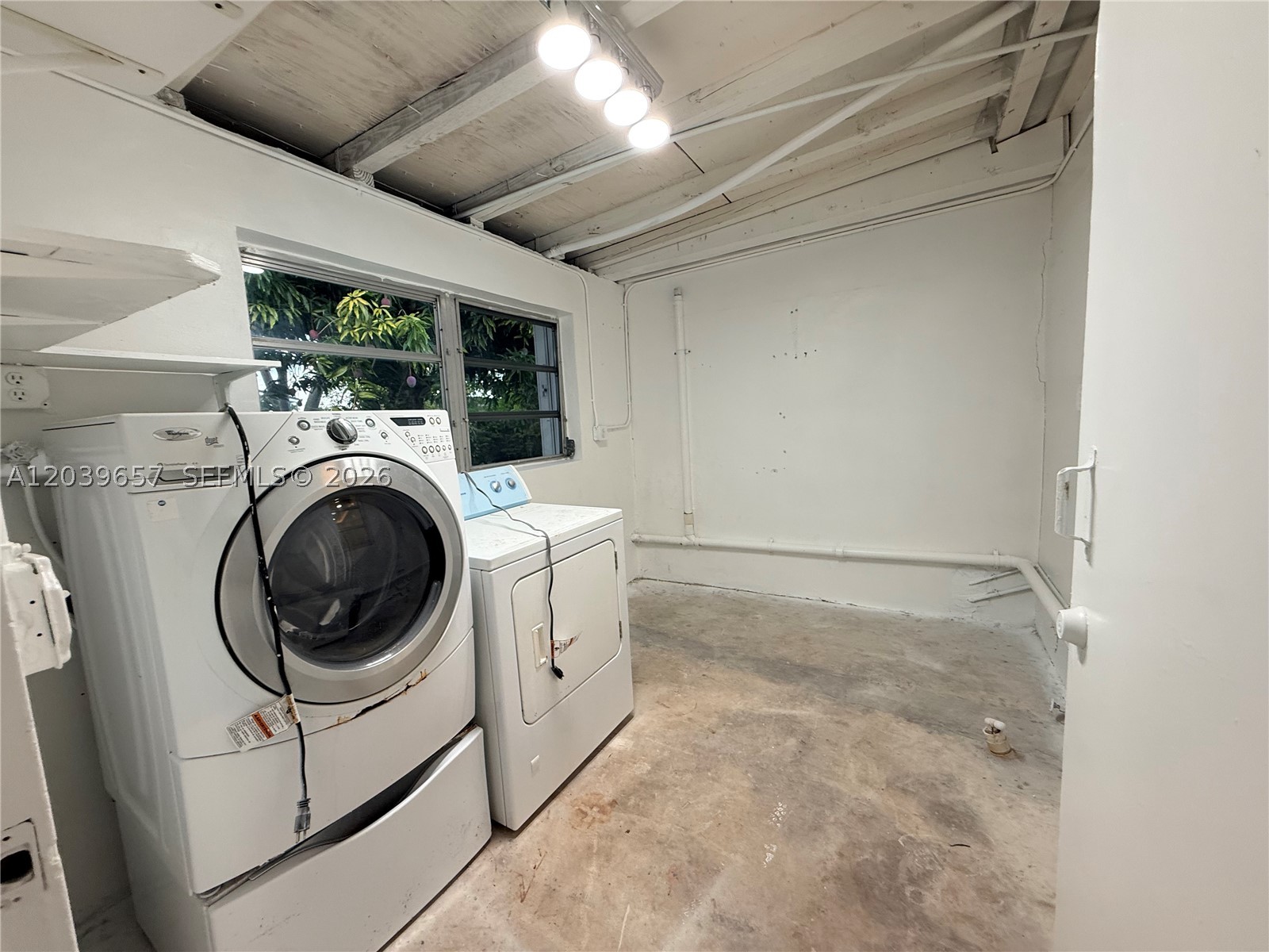 561 W 39th St #n/a, Hialeah FL 33012