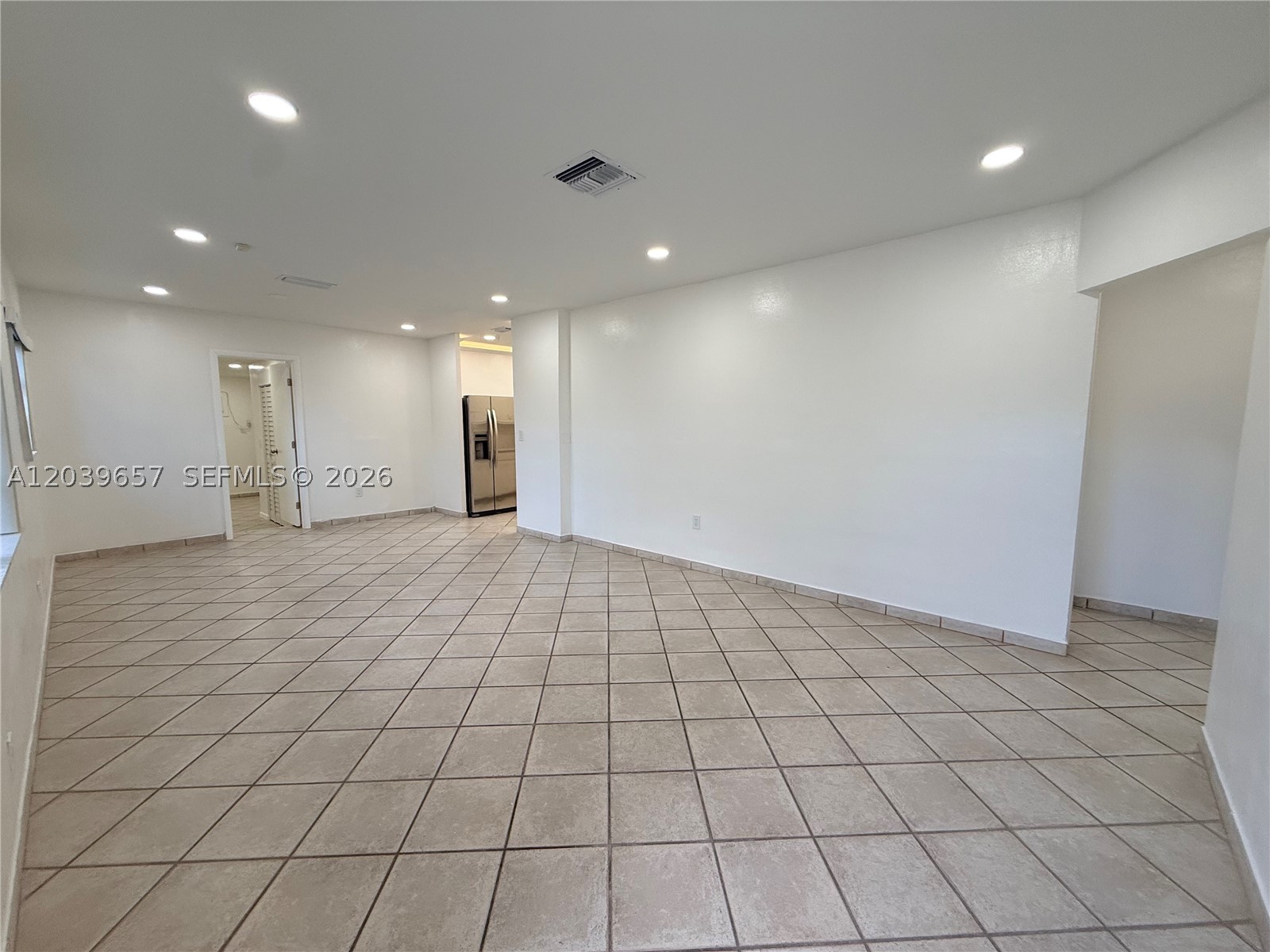 561 W 39th St #n/a, Hialeah FL 33012