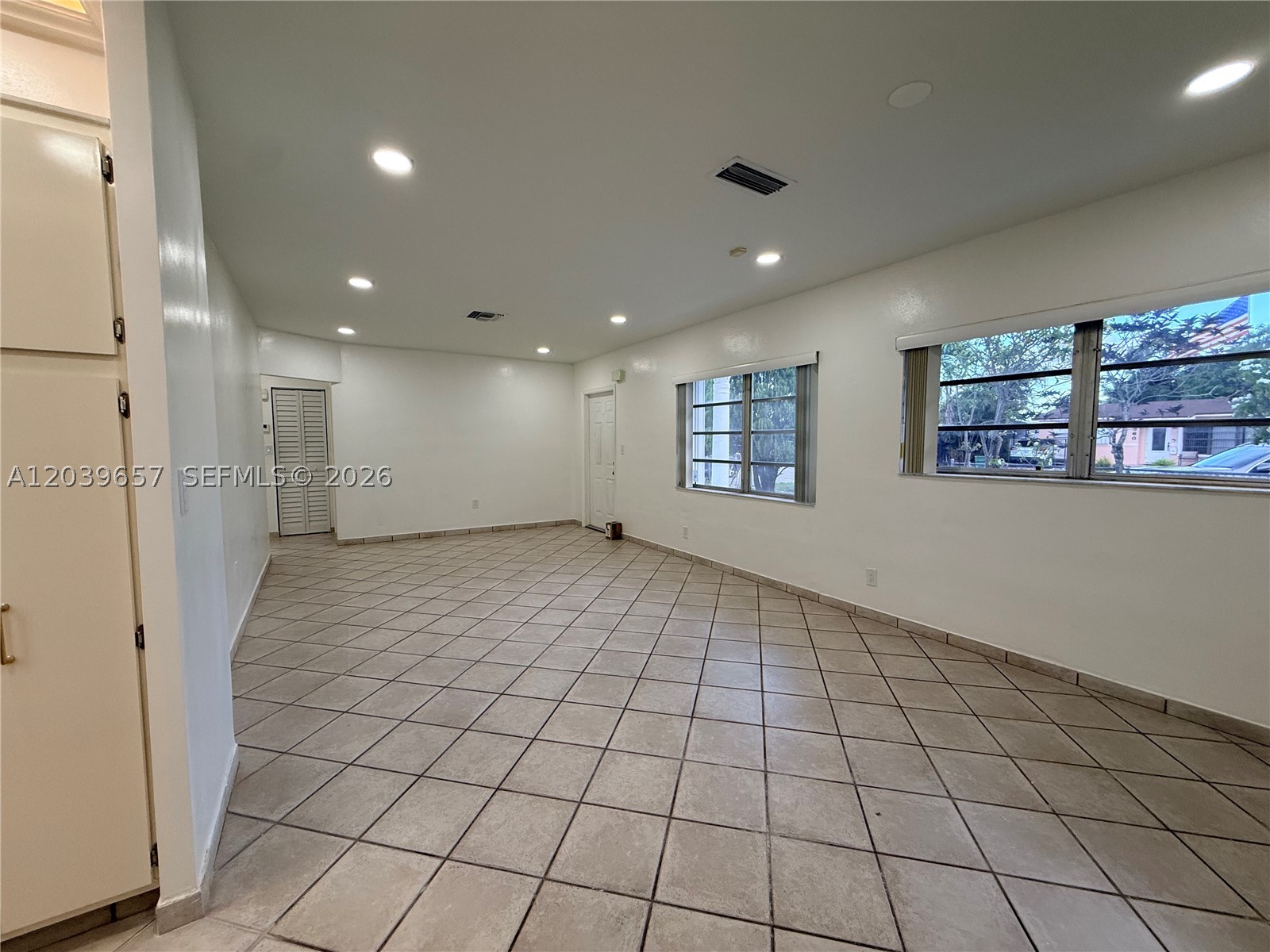 561 W 39th St #n/a, Hialeah FL 33012