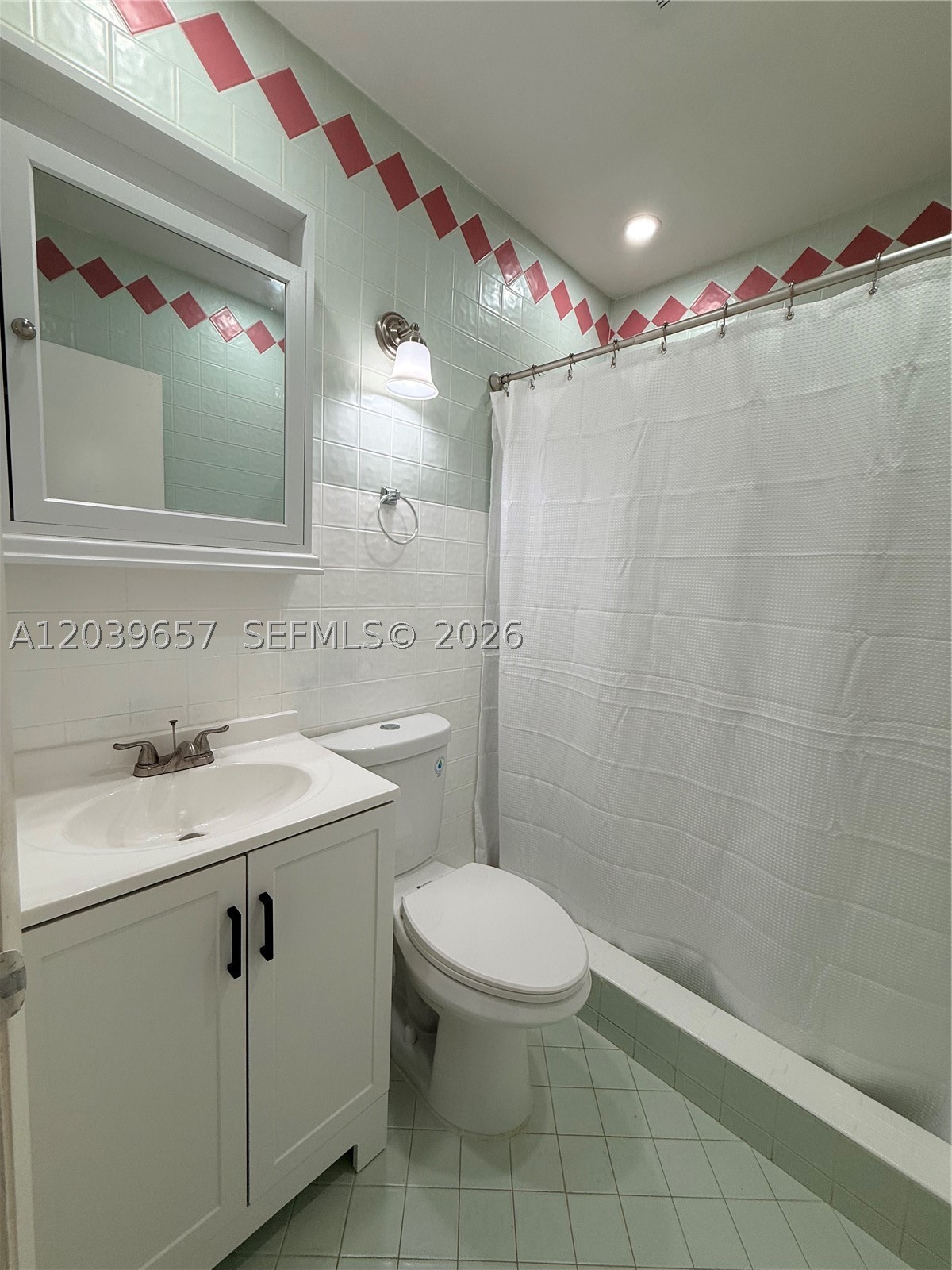 561 W 39th St #n/a, Hialeah FL 33012