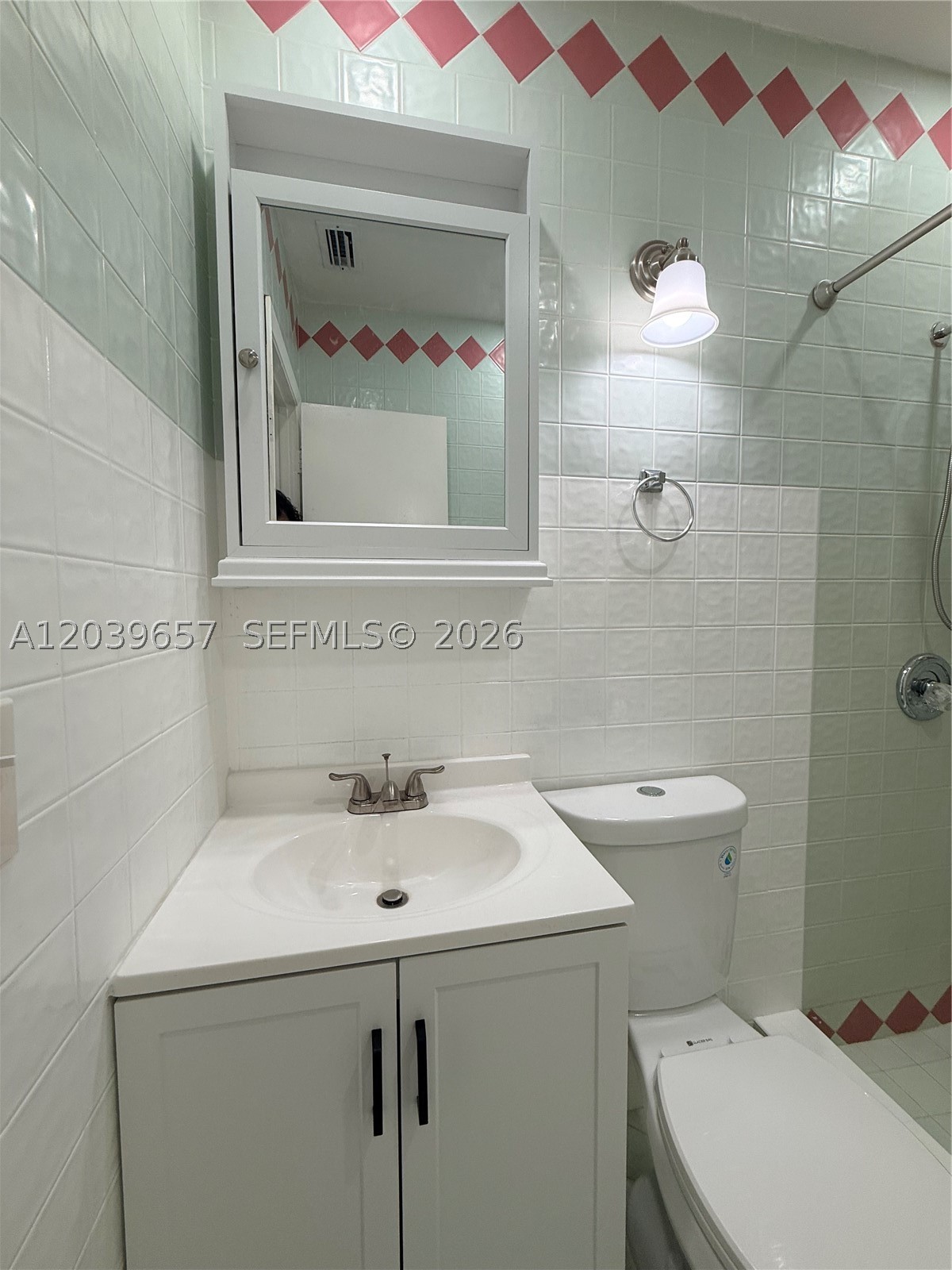 561 W 39th St #n/a, Hialeah FL 33012