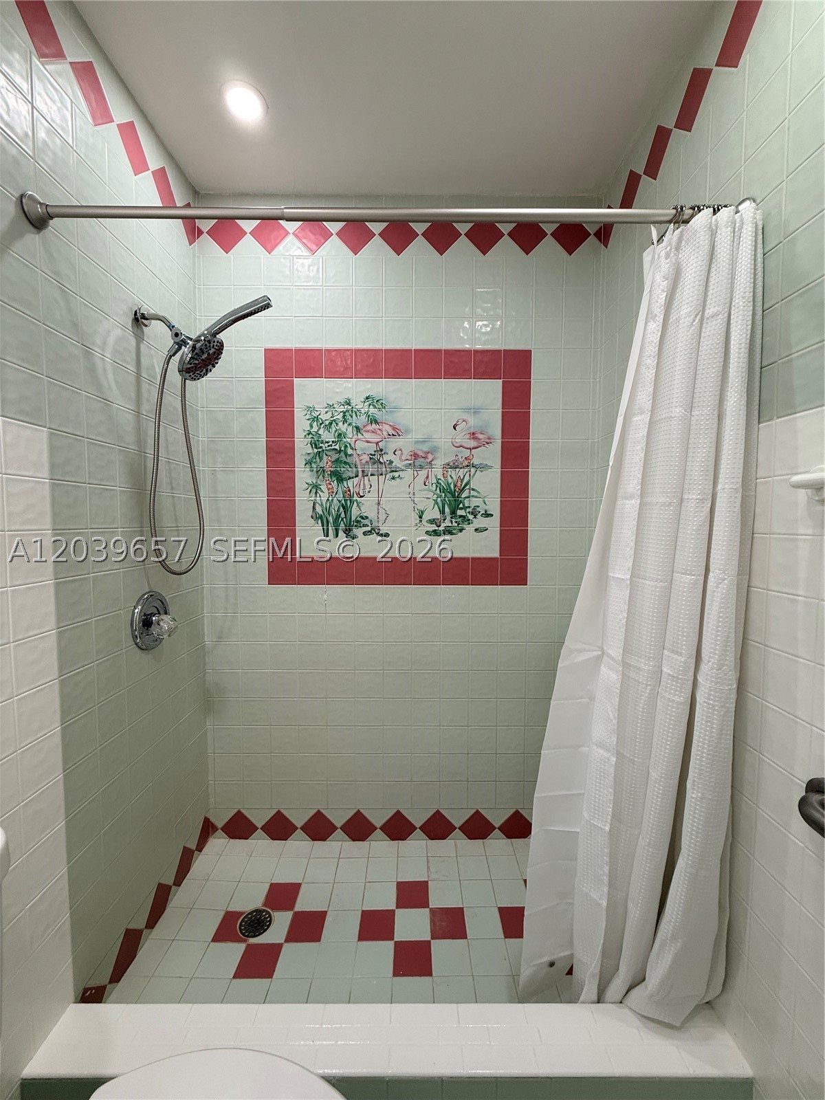 561 W 39th St #n/a, Hialeah FL 33012