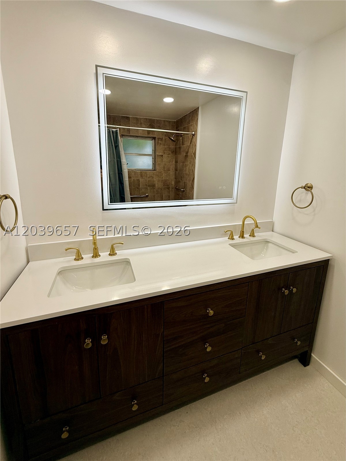 561 W 39th St #n/a, Hialeah FL 33012