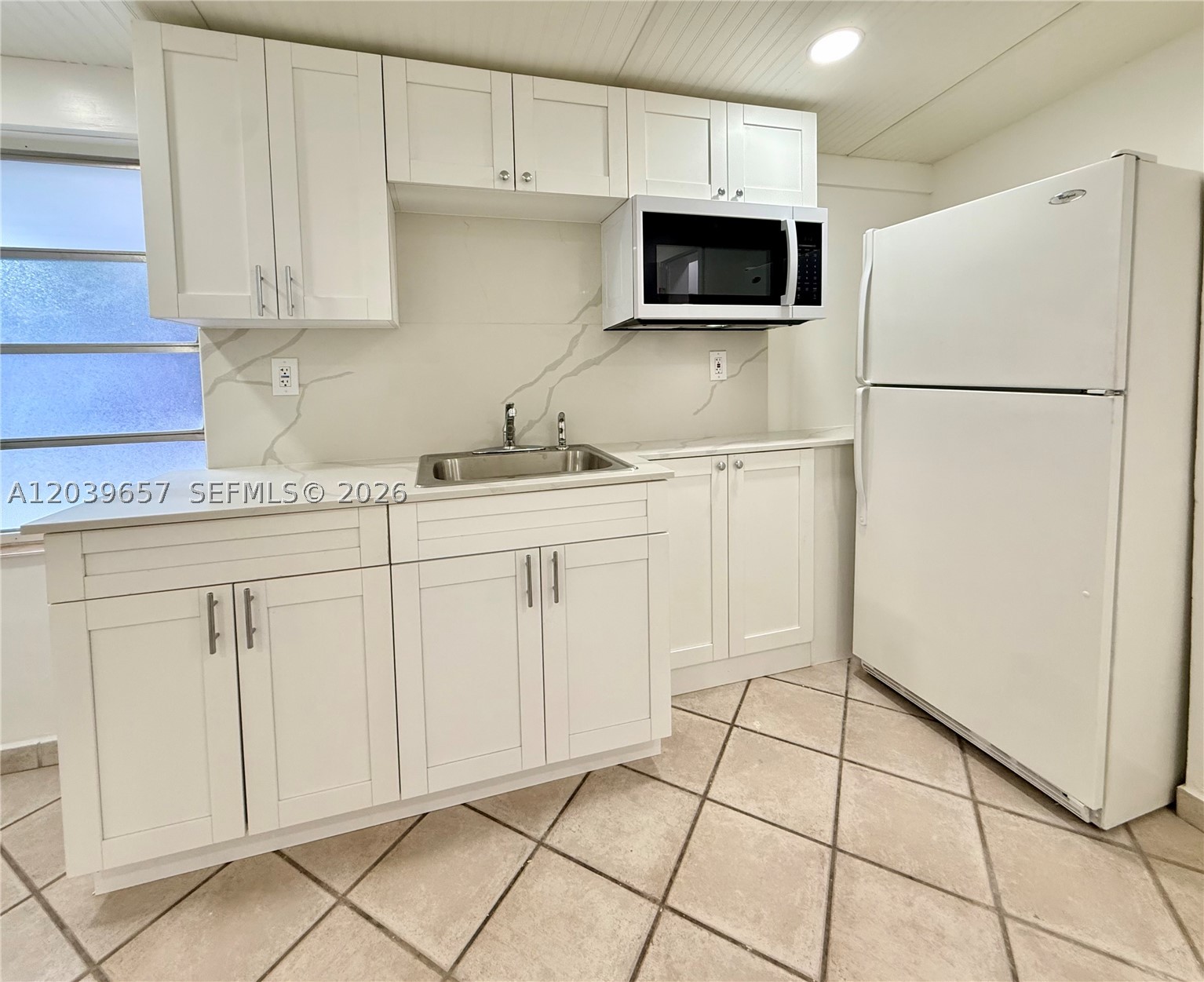 561 W 39th St #n/a, Hialeah FL 33012