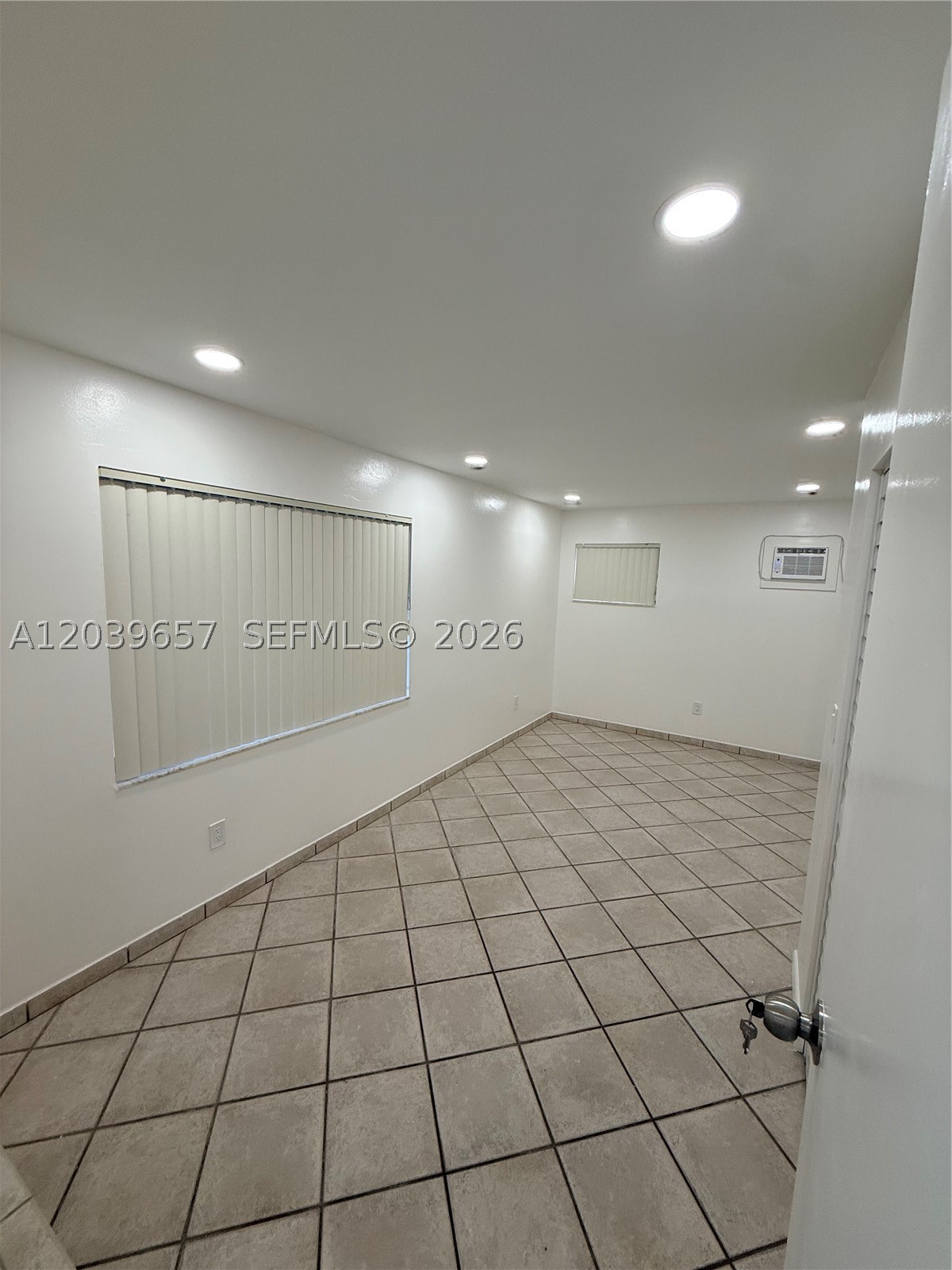 561 W 39th St #n/a, Hialeah FL 33012