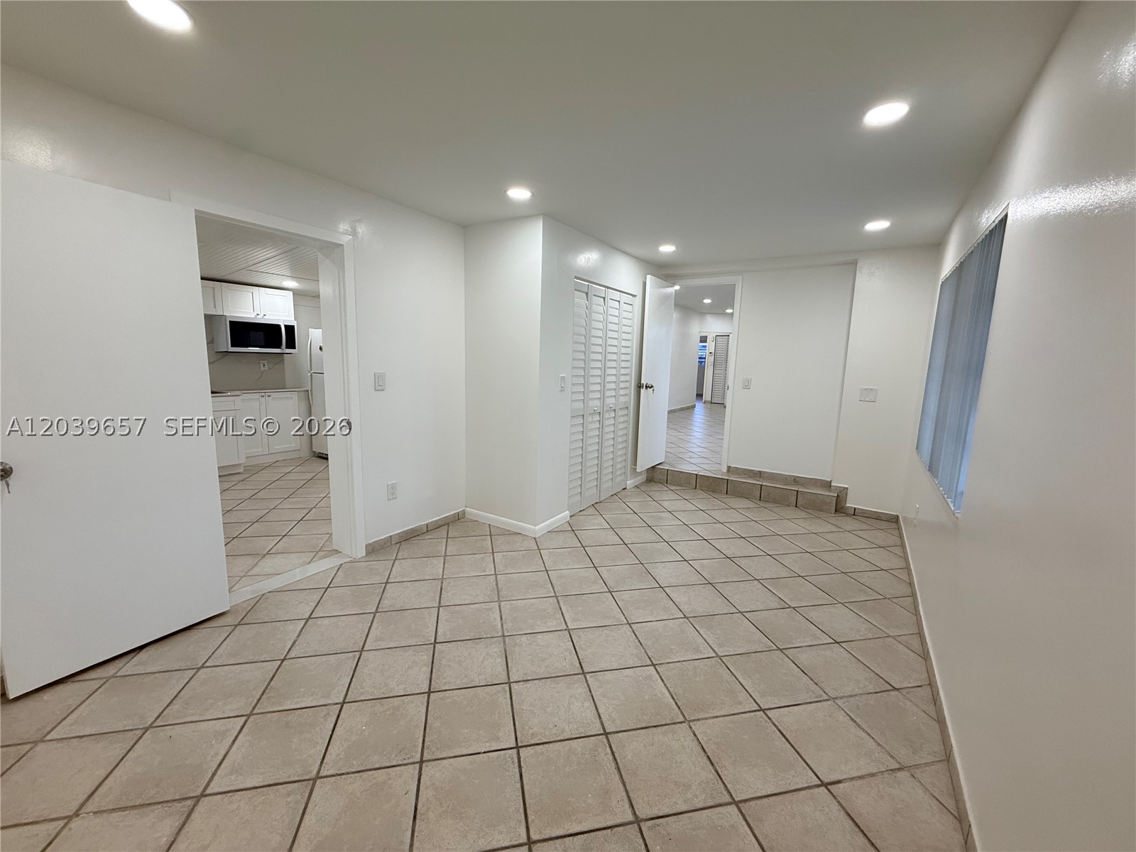 561 W 39th St #n/a, Hialeah FL 33012