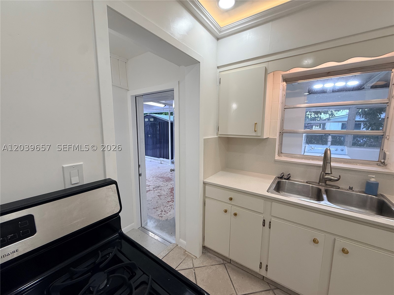 561 W 39th St #n/a, Hialeah FL 33012