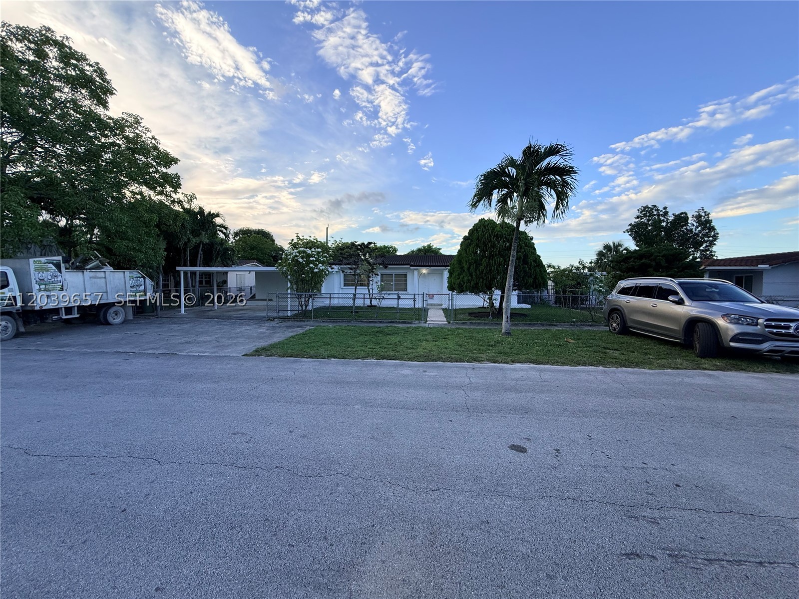 561 W 39th St #n/a, Hialeah FL 33012