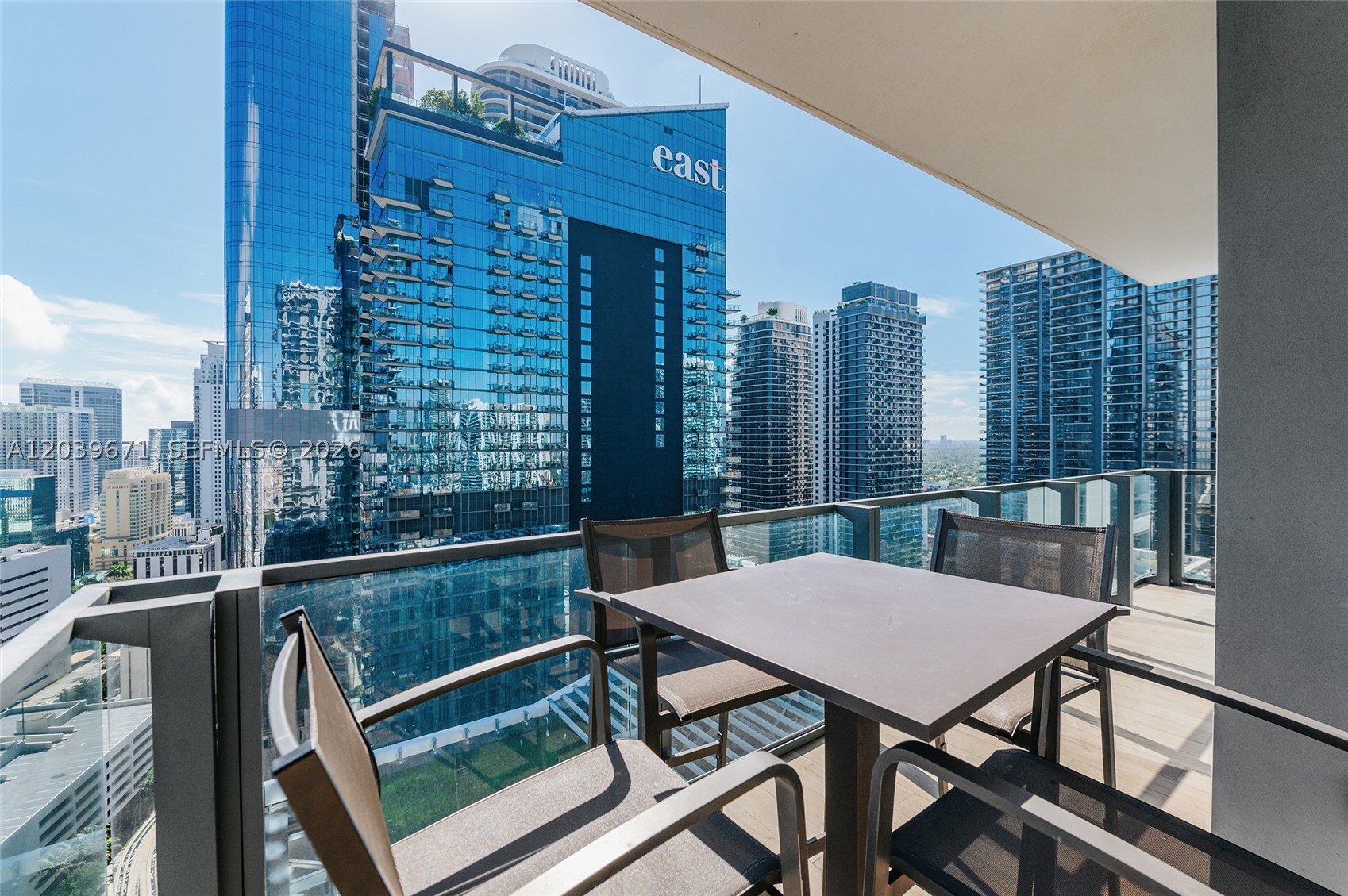 68 SE 6th St #2601, Miami FL 33131