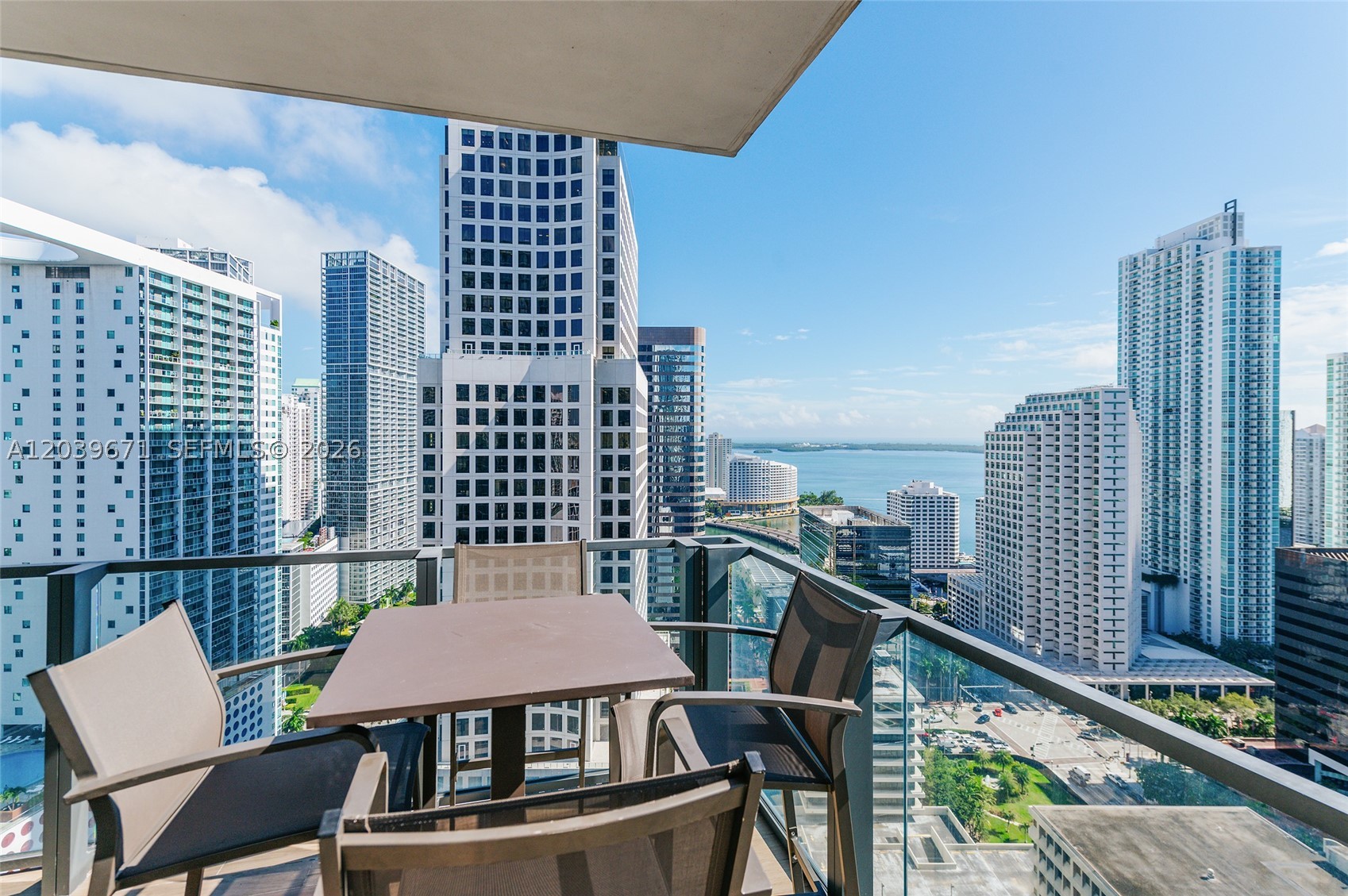 68 SE 6th St #2601, Miami FL 33131