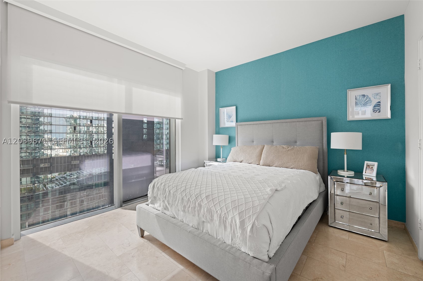 68 SE 6th St #2601, Miami FL 33131