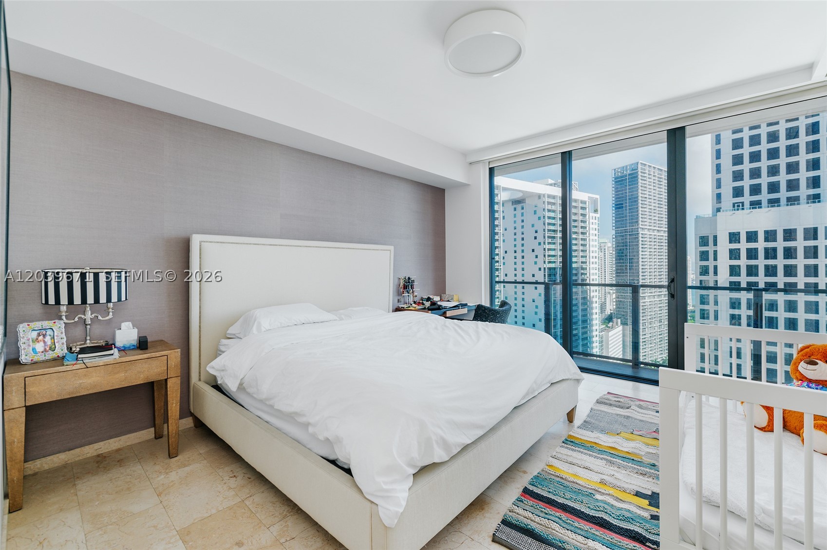 68 SE 6th St #2601, Miami FL 33131