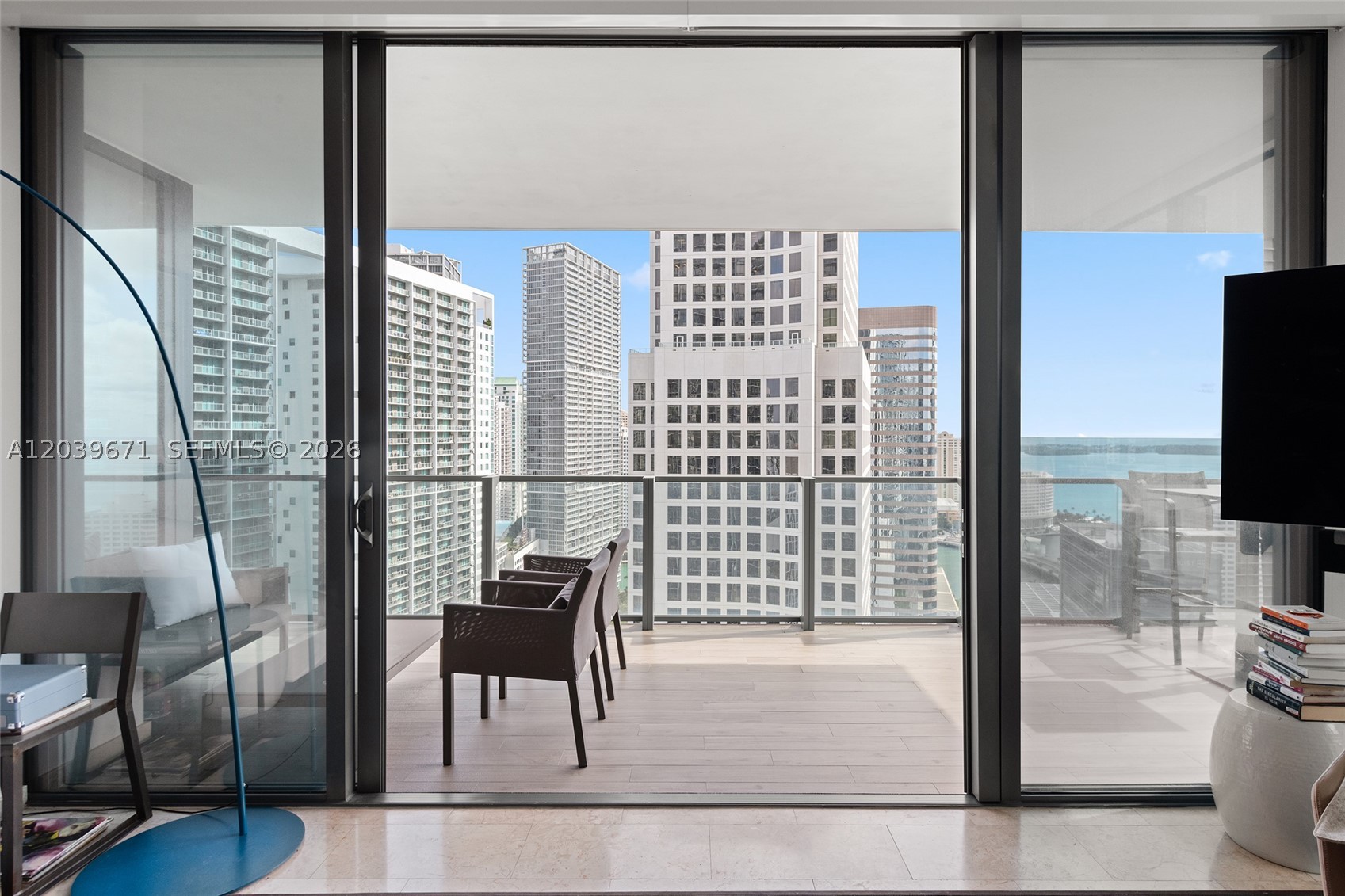 68 SE 6th St #2601, Miami FL 33131