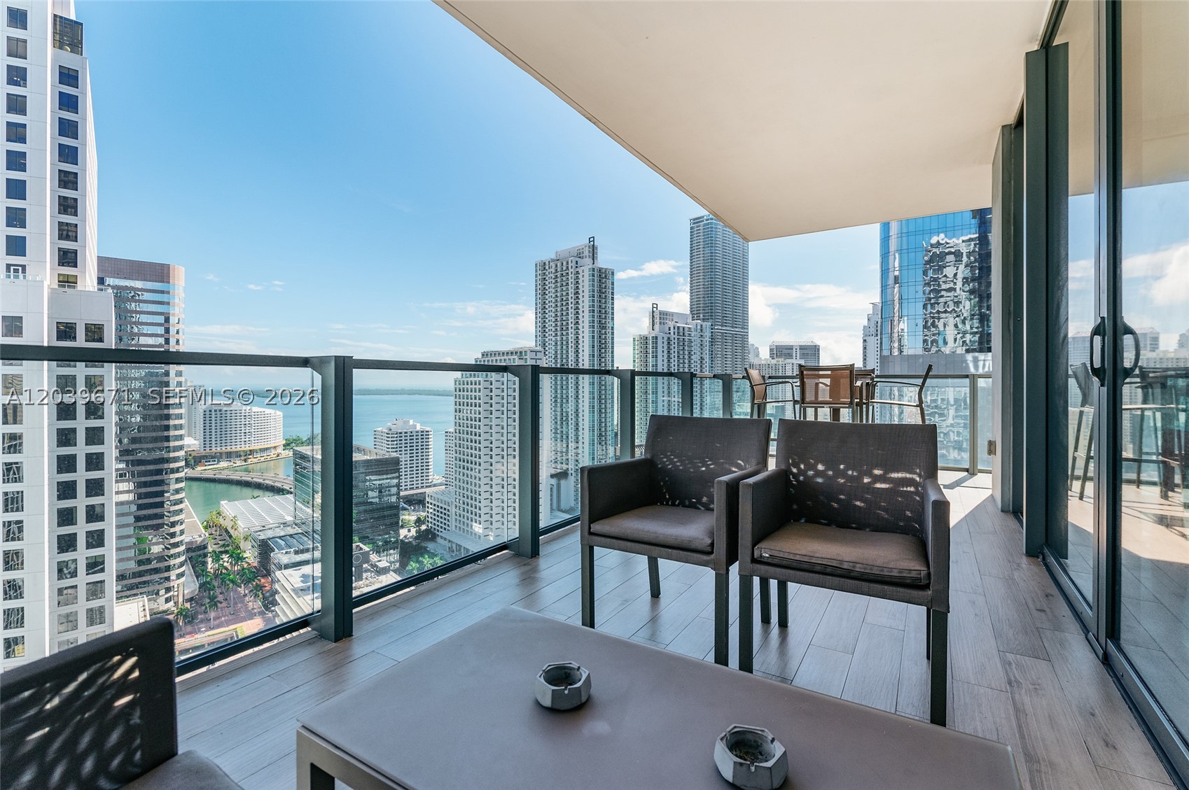 68 SE 6th St #2601, Miami FL 33131