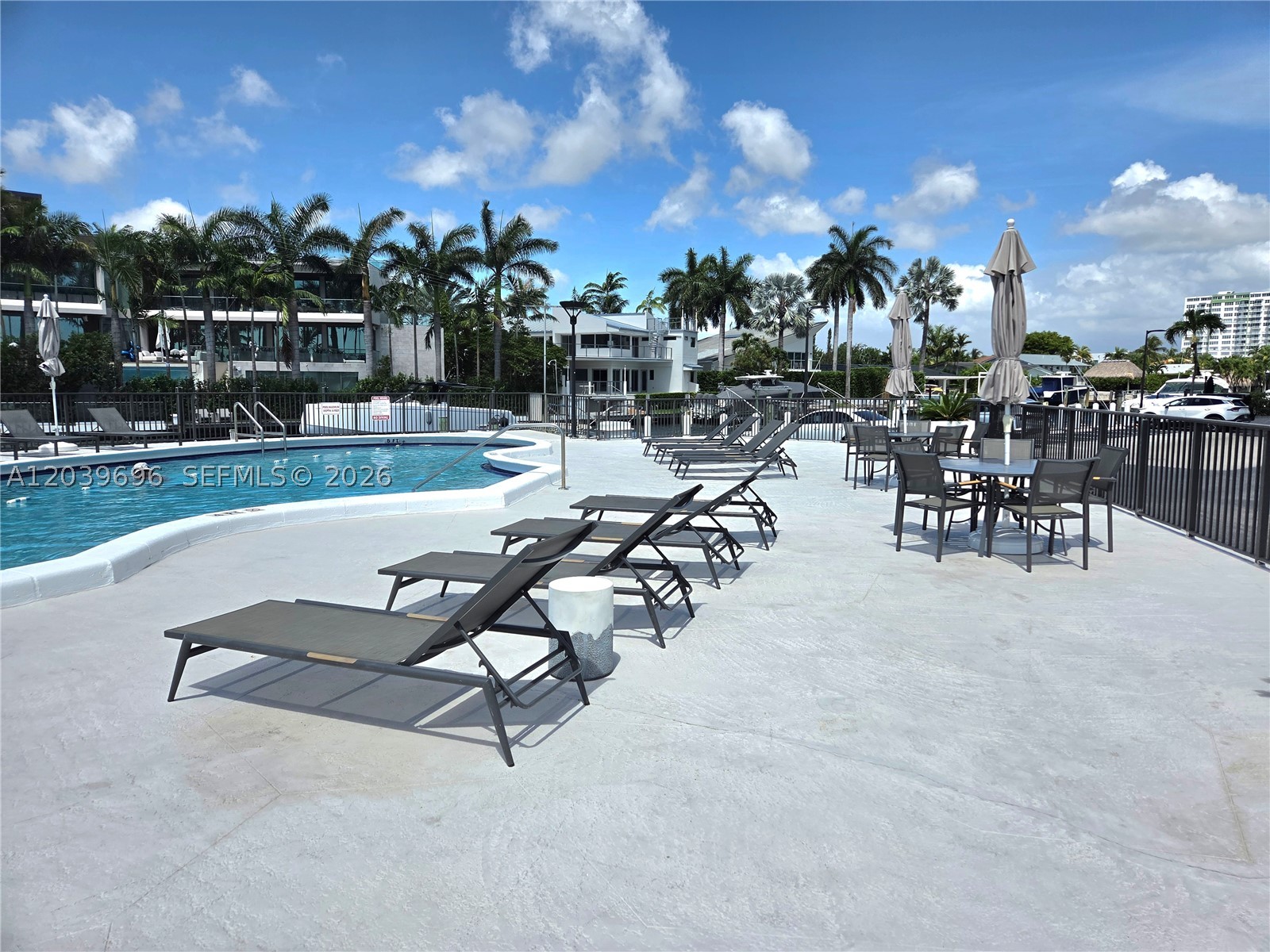 11930 N Bayshore Dr #910, North Miami FL 33181