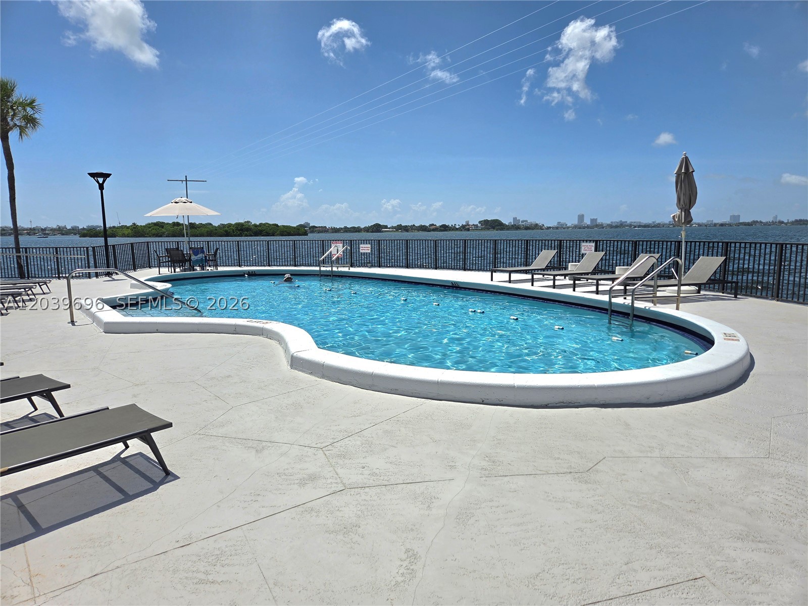 11930 N Bayshore Dr #910, North Miami FL 33181