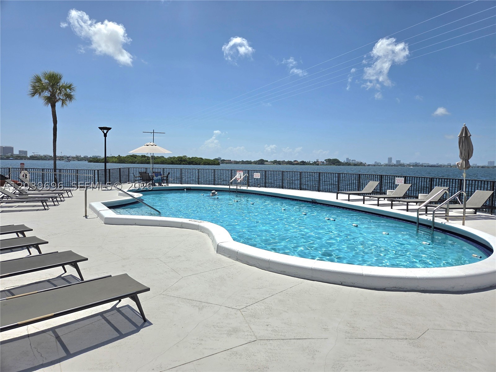11930 N Bayshore Dr #910, North Miami FL 33181