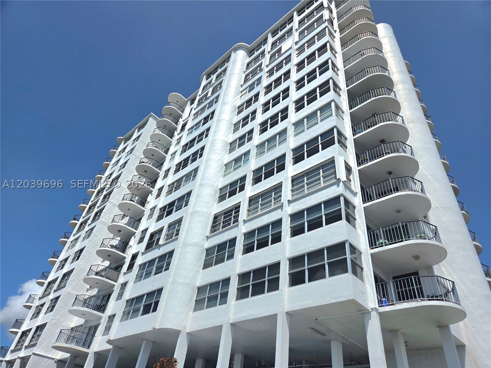 11930 N Bayshore Dr #910, North Miami FL 33181