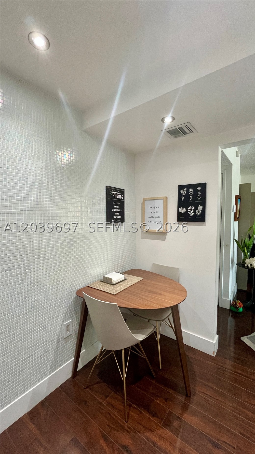 3701 N Country Club Dr #304, Aventura FL 33180