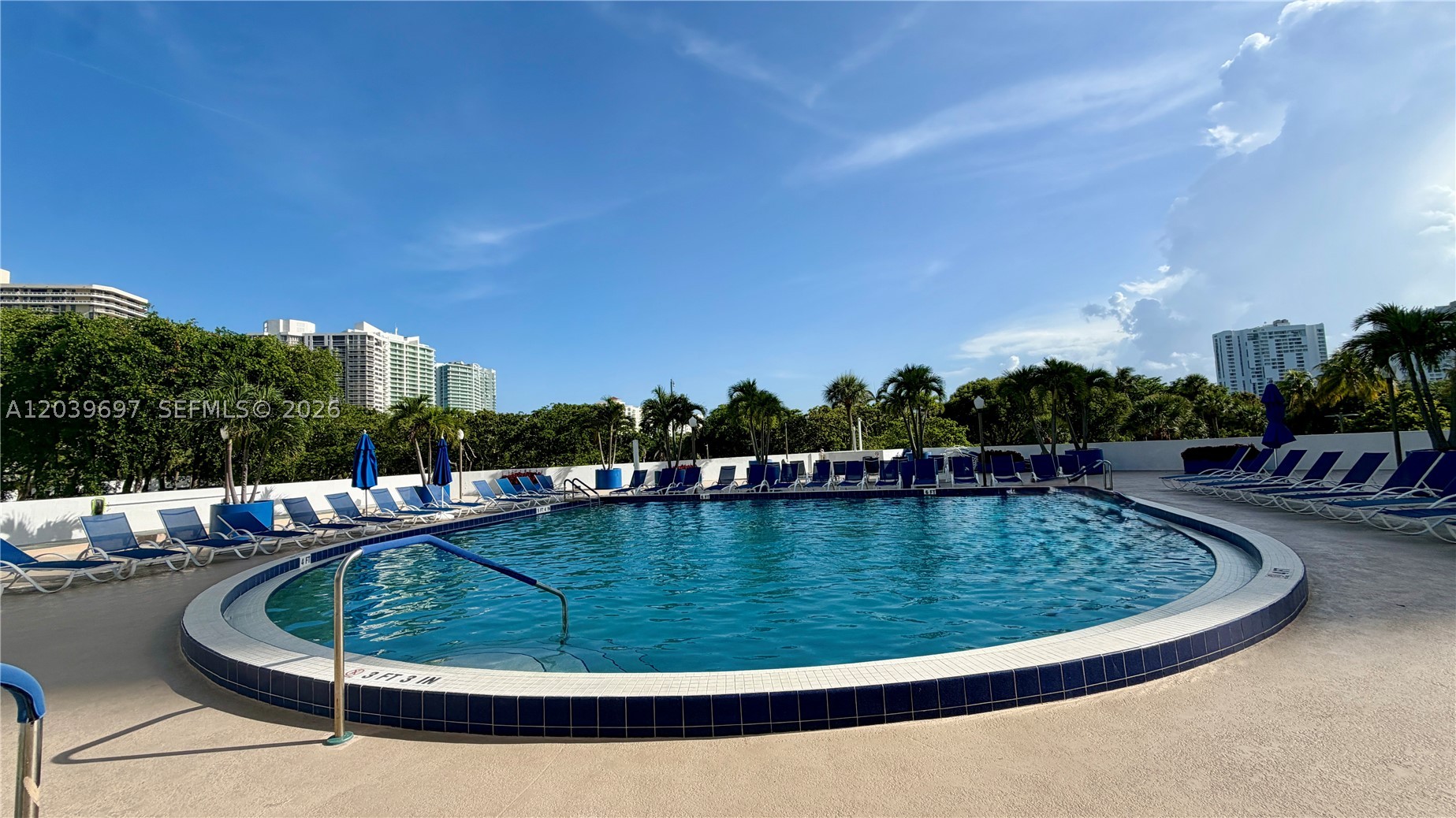 3701 N Country Club Dr #304, Aventura FL 33180