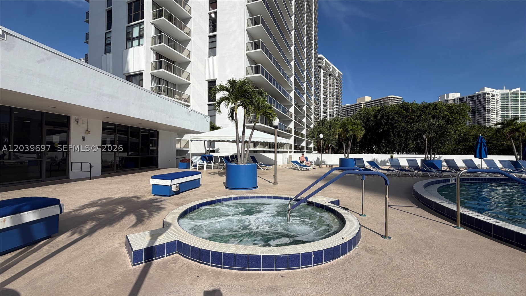 3701 N Country Club Dr #304, Aventura FL 33180