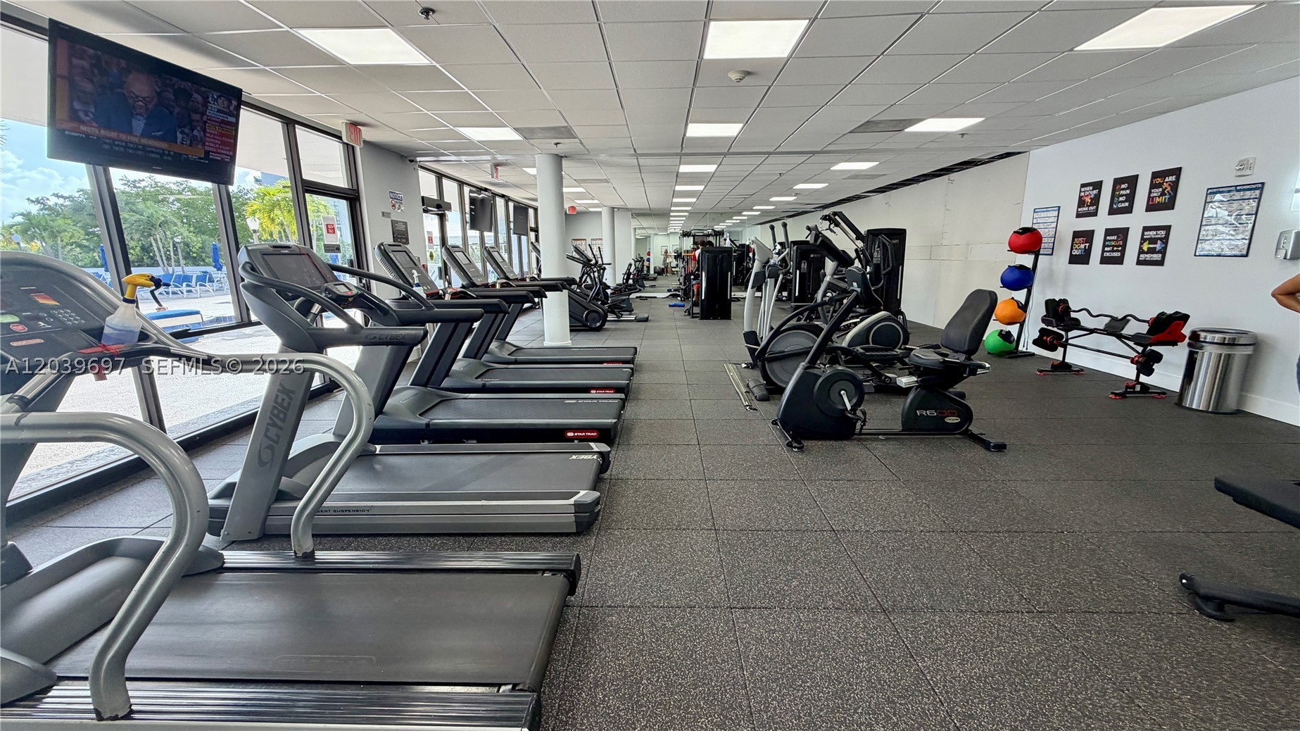 3701 N Country Club Dr #304, Aventura FL 33180