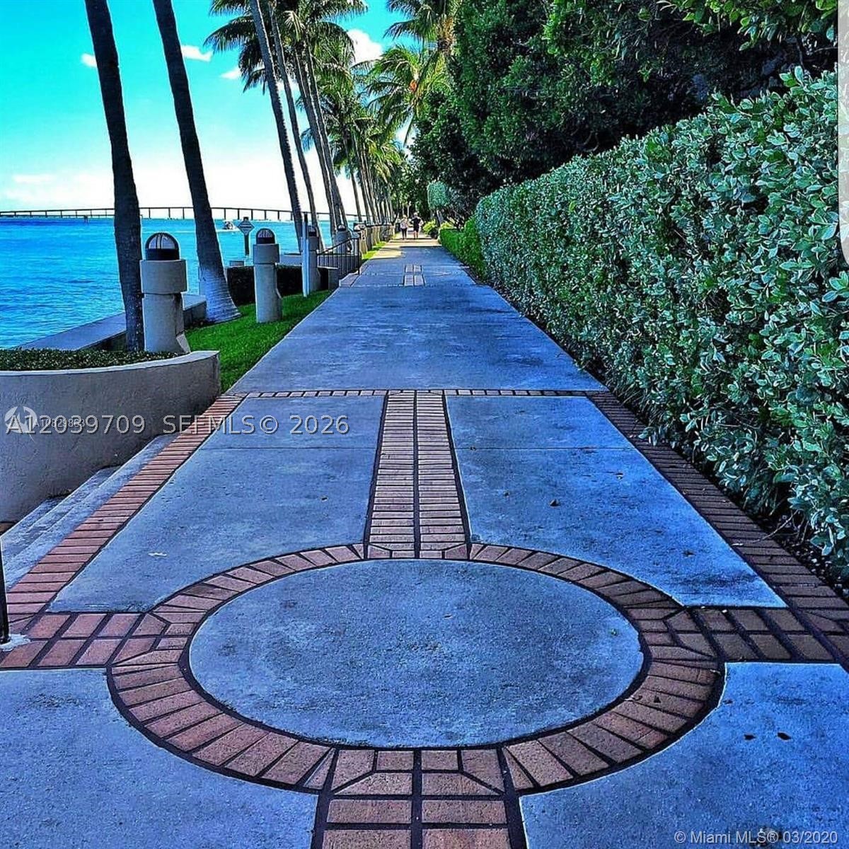540 Brickell Key Dr #828, Miami FL 33131