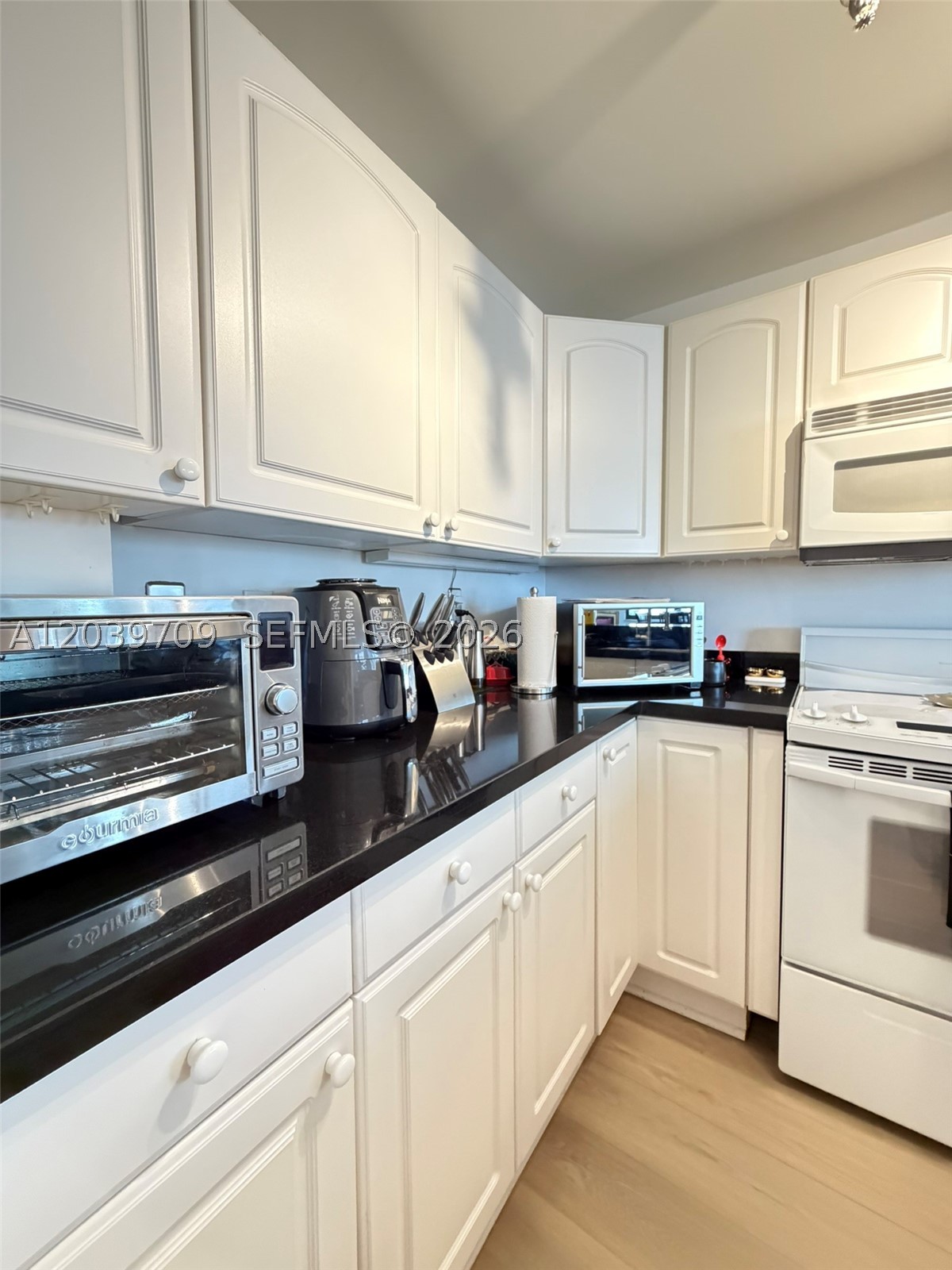 540 Brickell Key Dr #828, Miami FL 33131