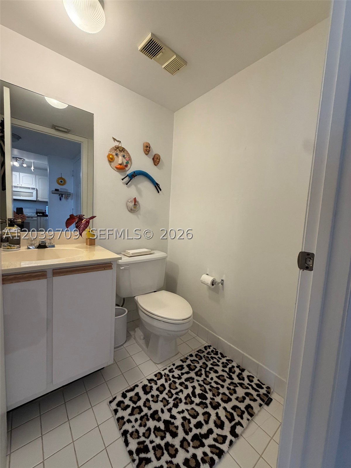 540 Brickell Key Dr #828, Miami FL 33131