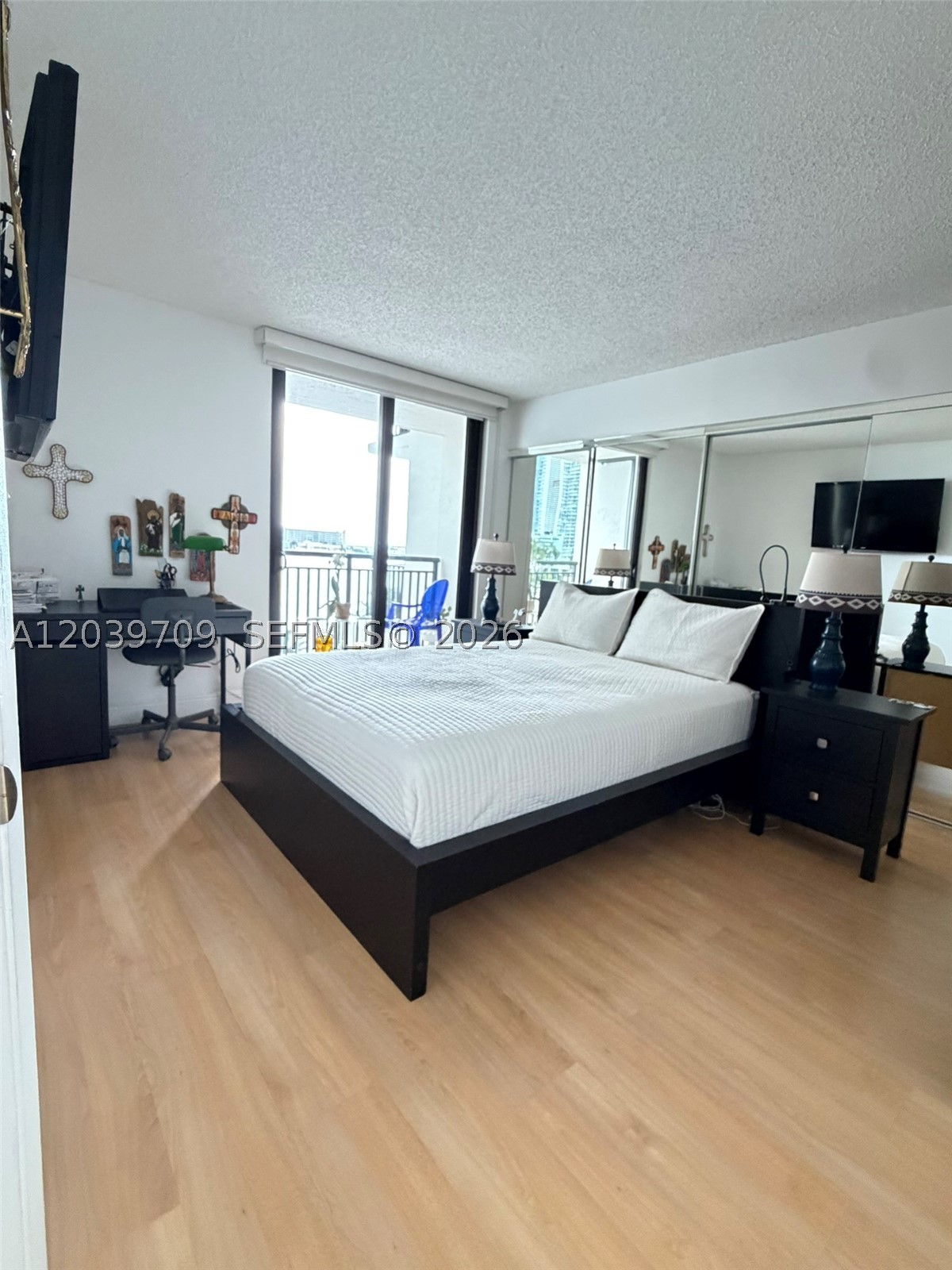 540 Brickell Key Dr #828, Miami FL 33131